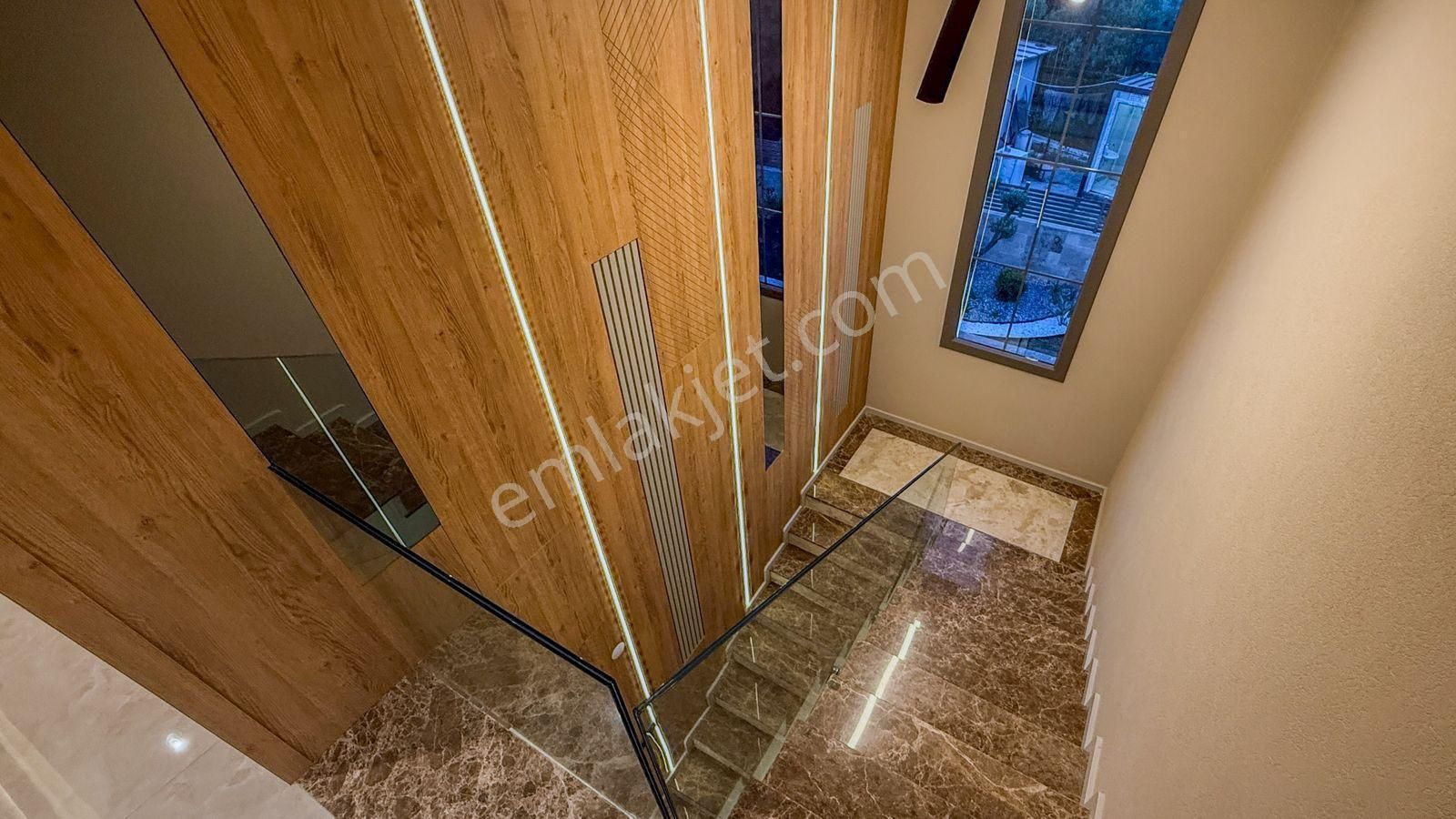 Özel Havuzlu Ve Geniş Bahçeli Tek Müstakil Villa - Görsel 18