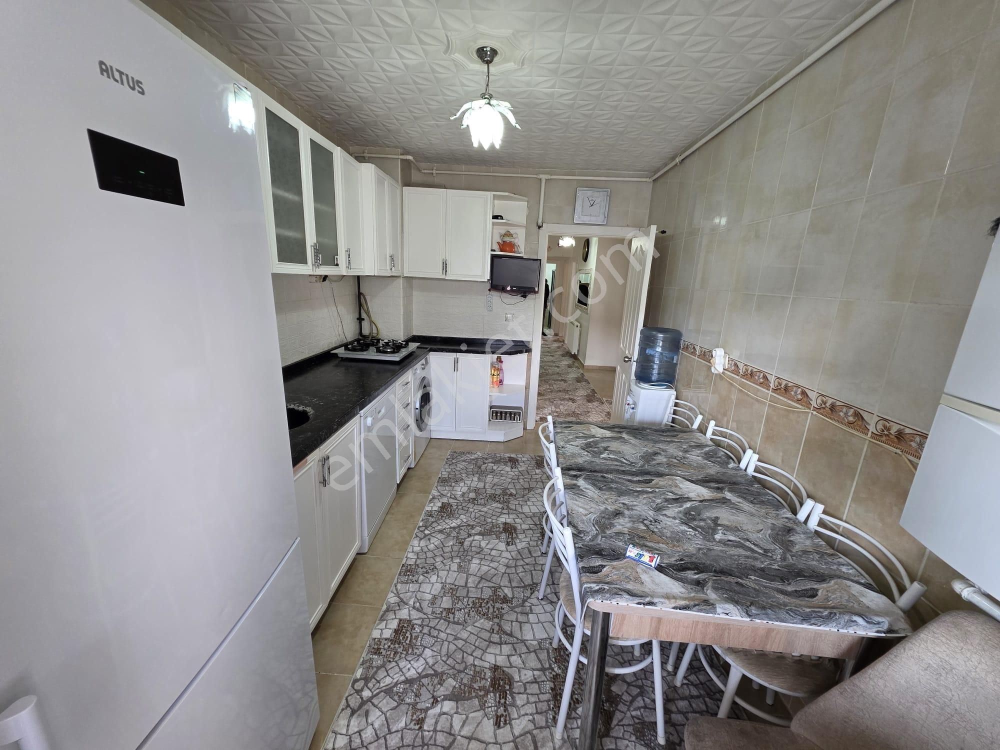 İnce Emlak' Tan Küçük Kayaş' Ta Okul, Pazar Dibi Güney Cephe Masrafsız 3+1 Daire - Görsel 3