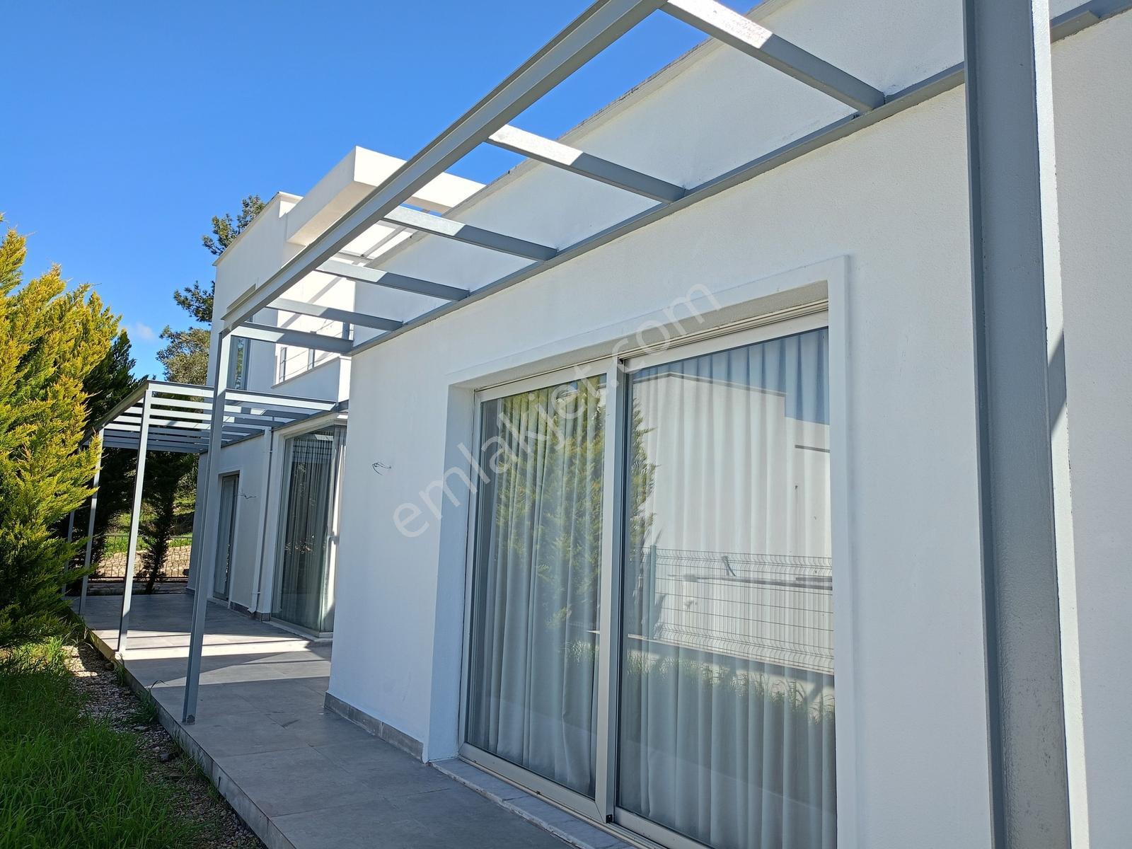 Yalıçiftlikte 500 M² Arsada Tam Müstakil Bahçeli 3+1 Villa - Görsel 18