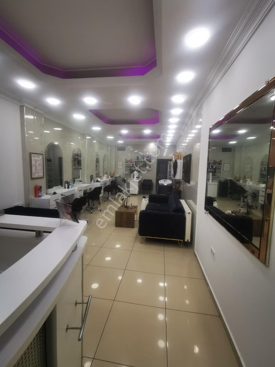 Fatih Molla Güranide Devren Kiralık Bayan Kuaförü