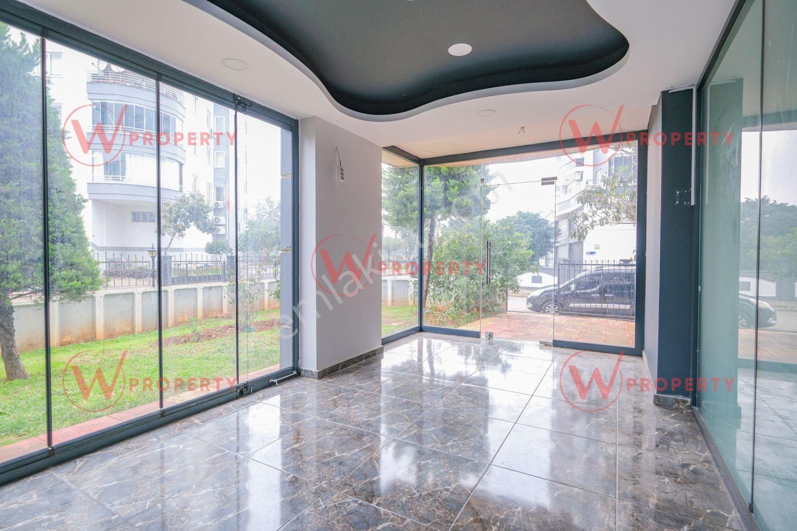 W Property Palm City Civarında Geniş Ön Kullanıma Sahip İşyeri - Görsel 5