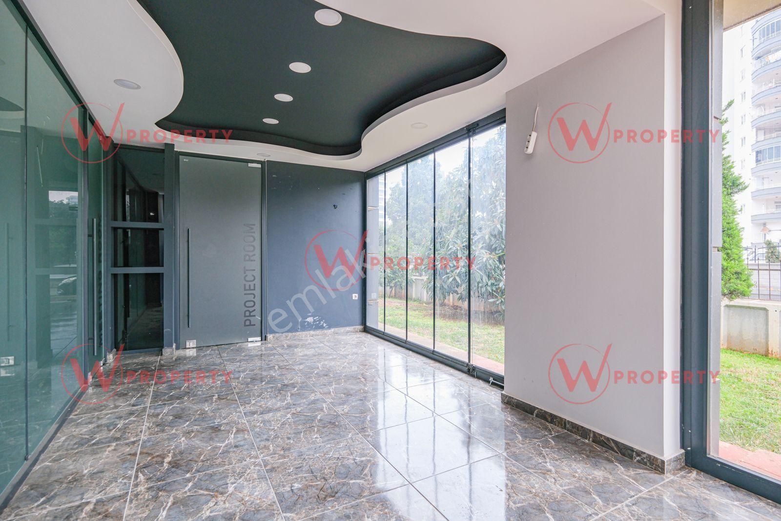 W Property Palm City Civarında Geniş Ön Kullanıma Sahip İşyeri - Görsel 3