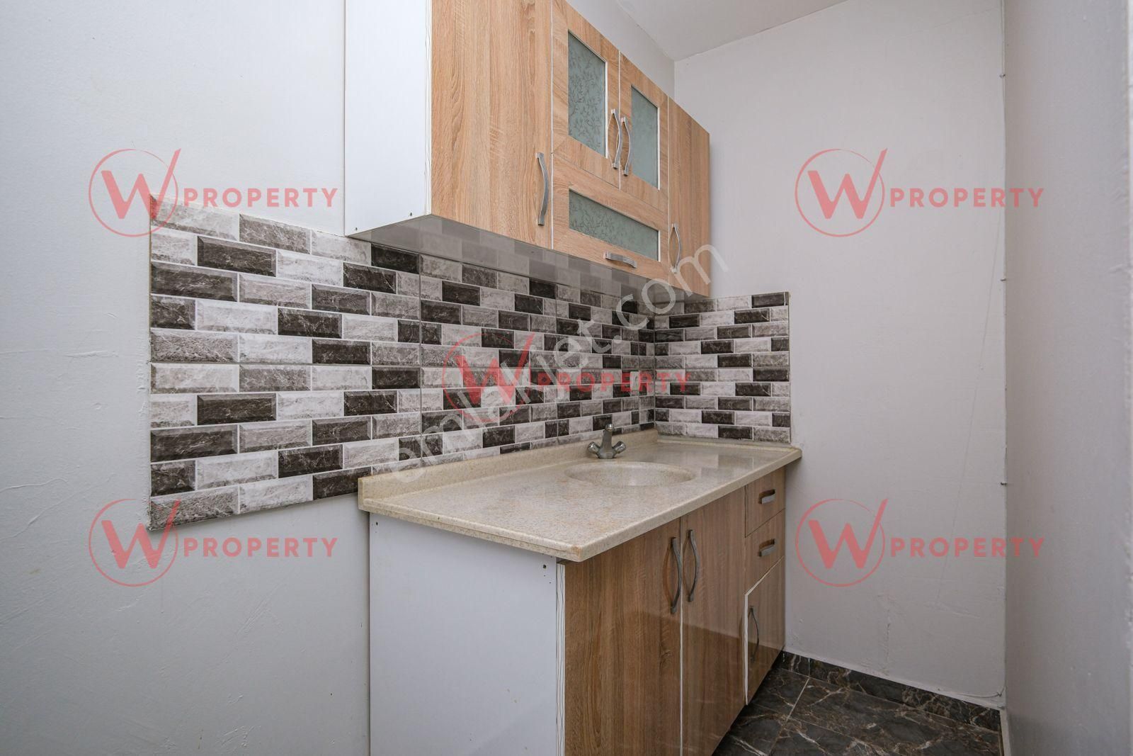 W Property Palm City Civarında Geniş Ön Kullanıma Sahip İşyeri - Görsel 12