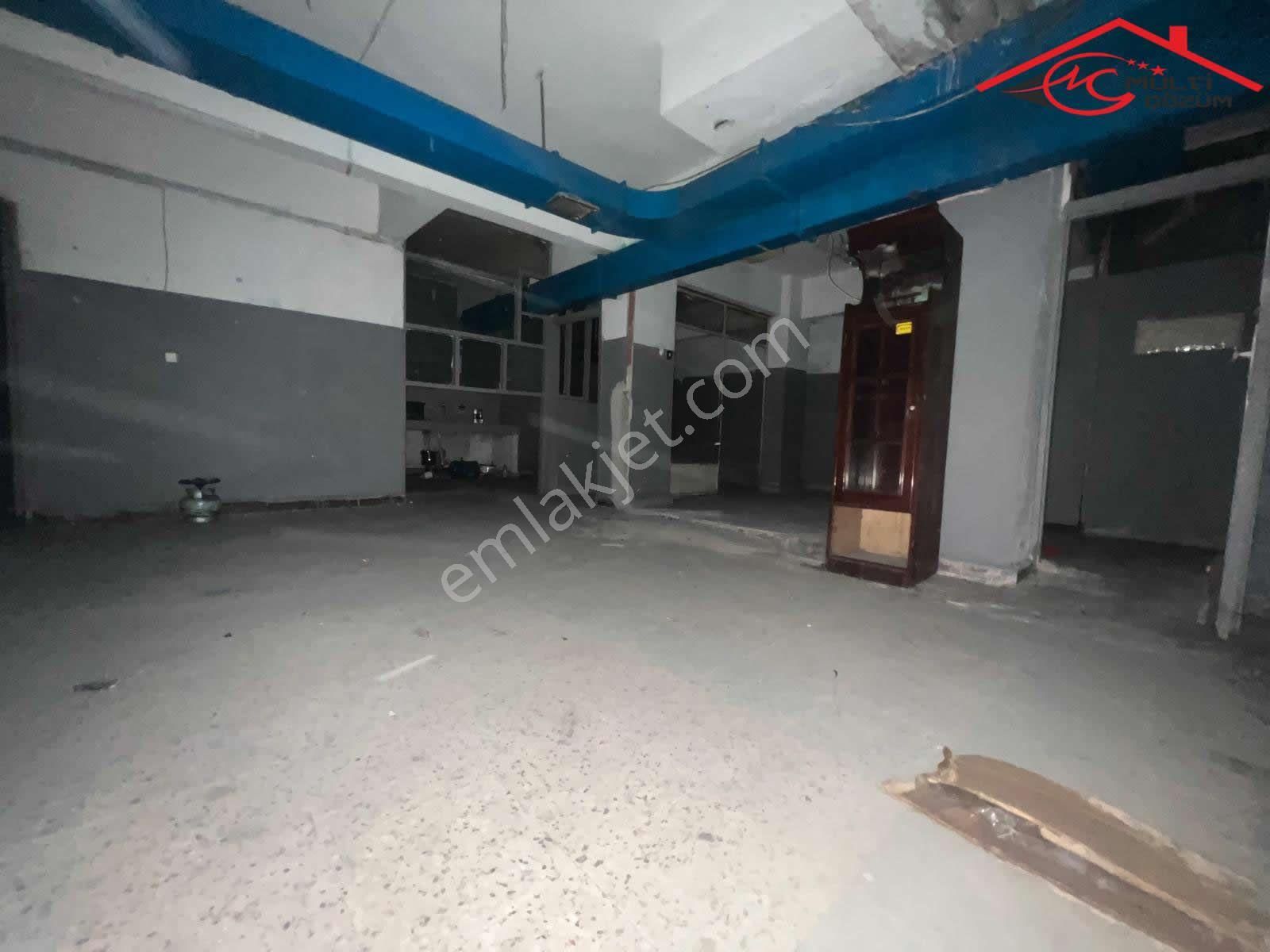 Yenibosna Zafer Mahallesinde Kiralık İşyeri Dükkan Depo Atölye - Görsel 5