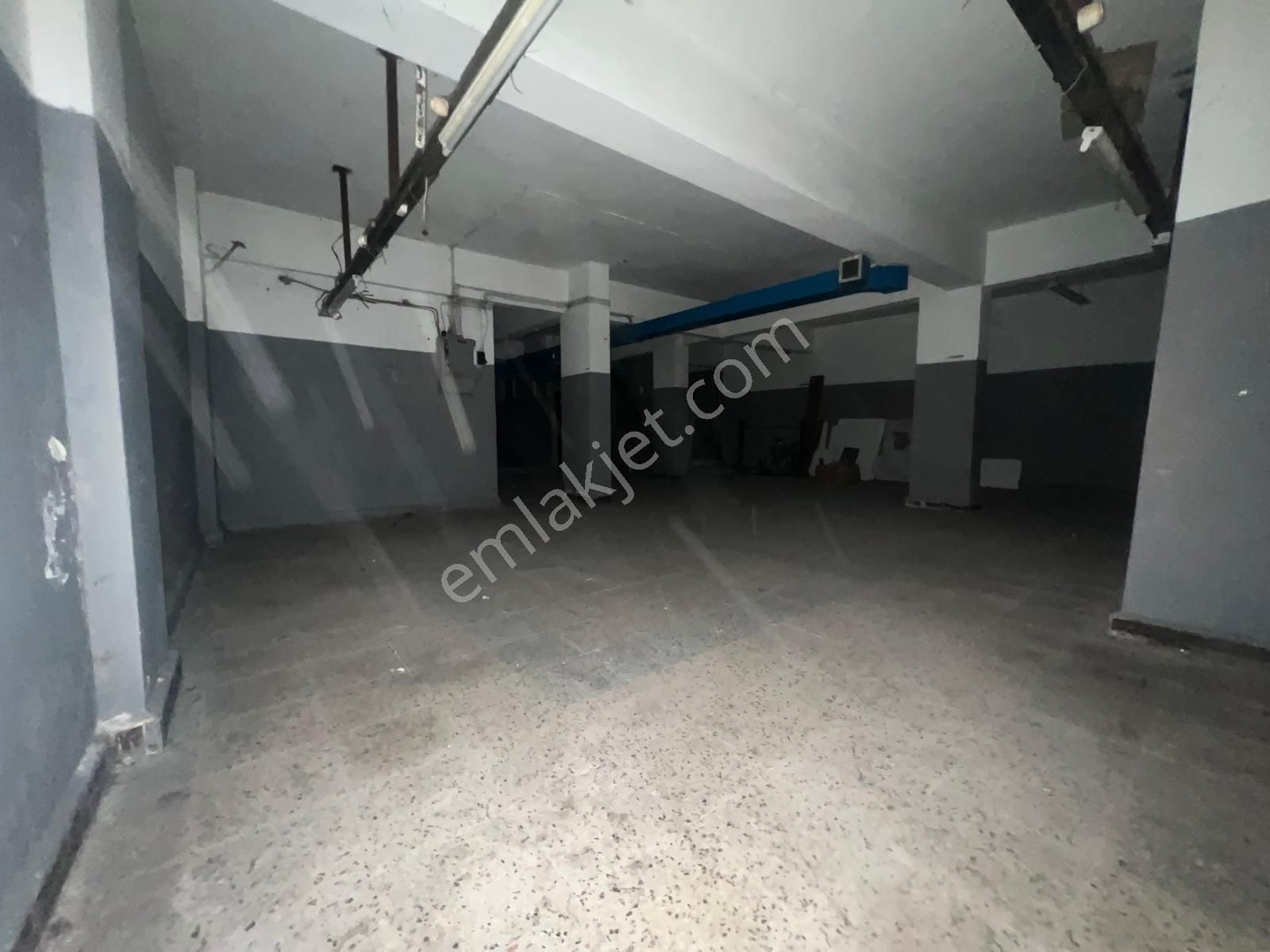 Yenibosna Zafer Mahallesinde Kiralık İşyeri Dükkan Depo Atölye