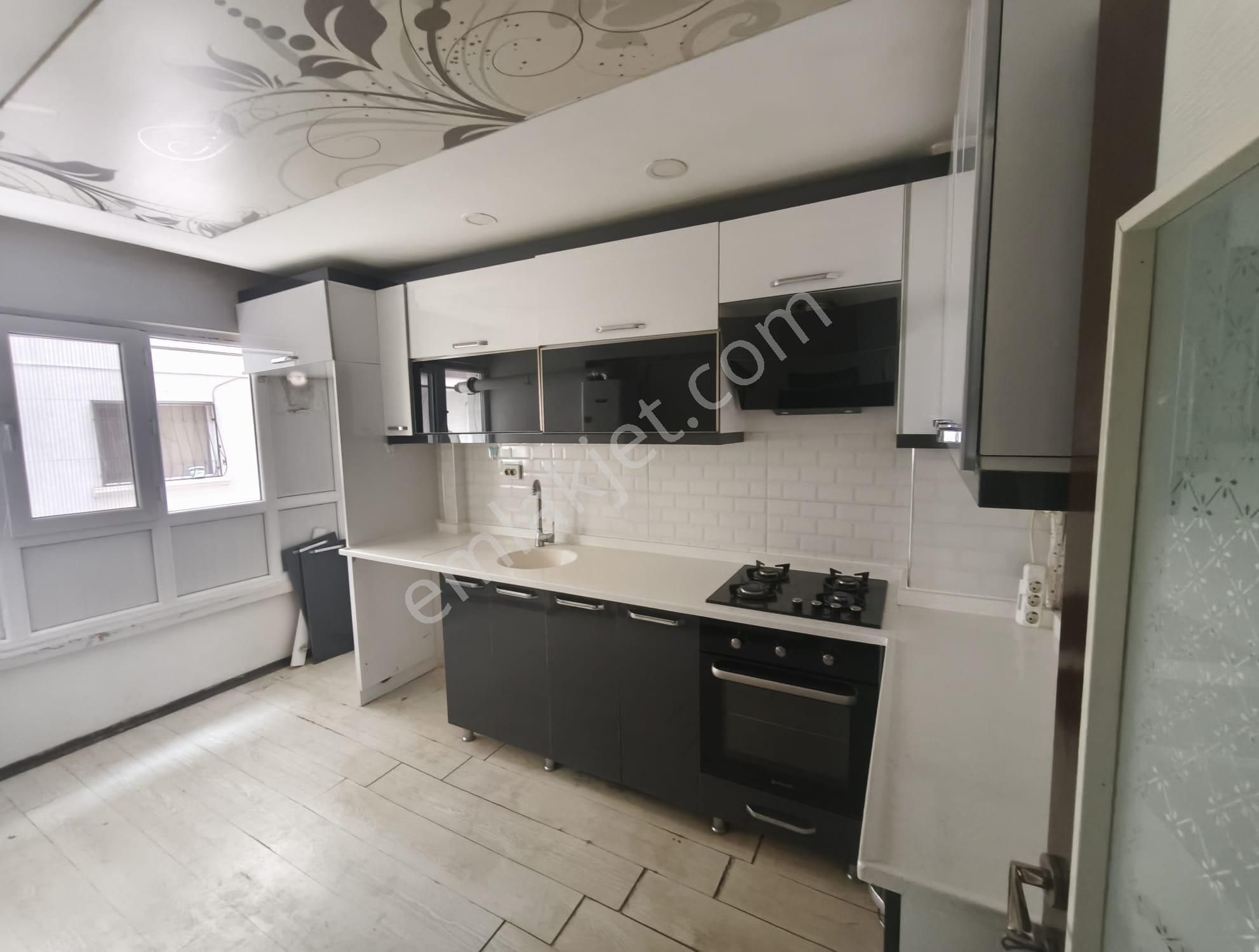 Koza Emlaktan Plevne Mahalesinde Cadde Üzerinde Full Yapılı 3+1 Satılık Daire