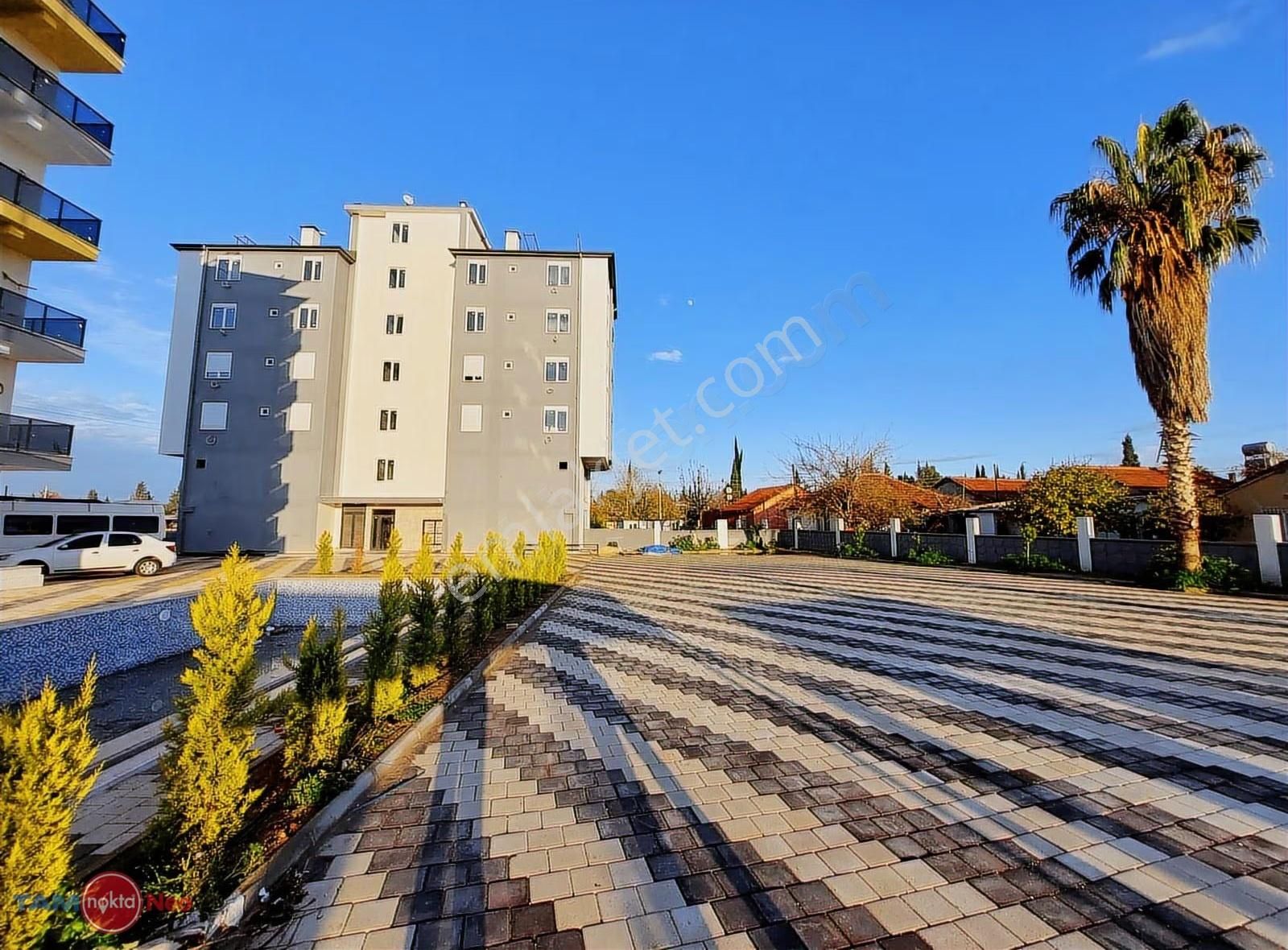 Havuzlu Güvenlikli Yol Üzeri Kiralık Sıfır Mesken - Görsel 9