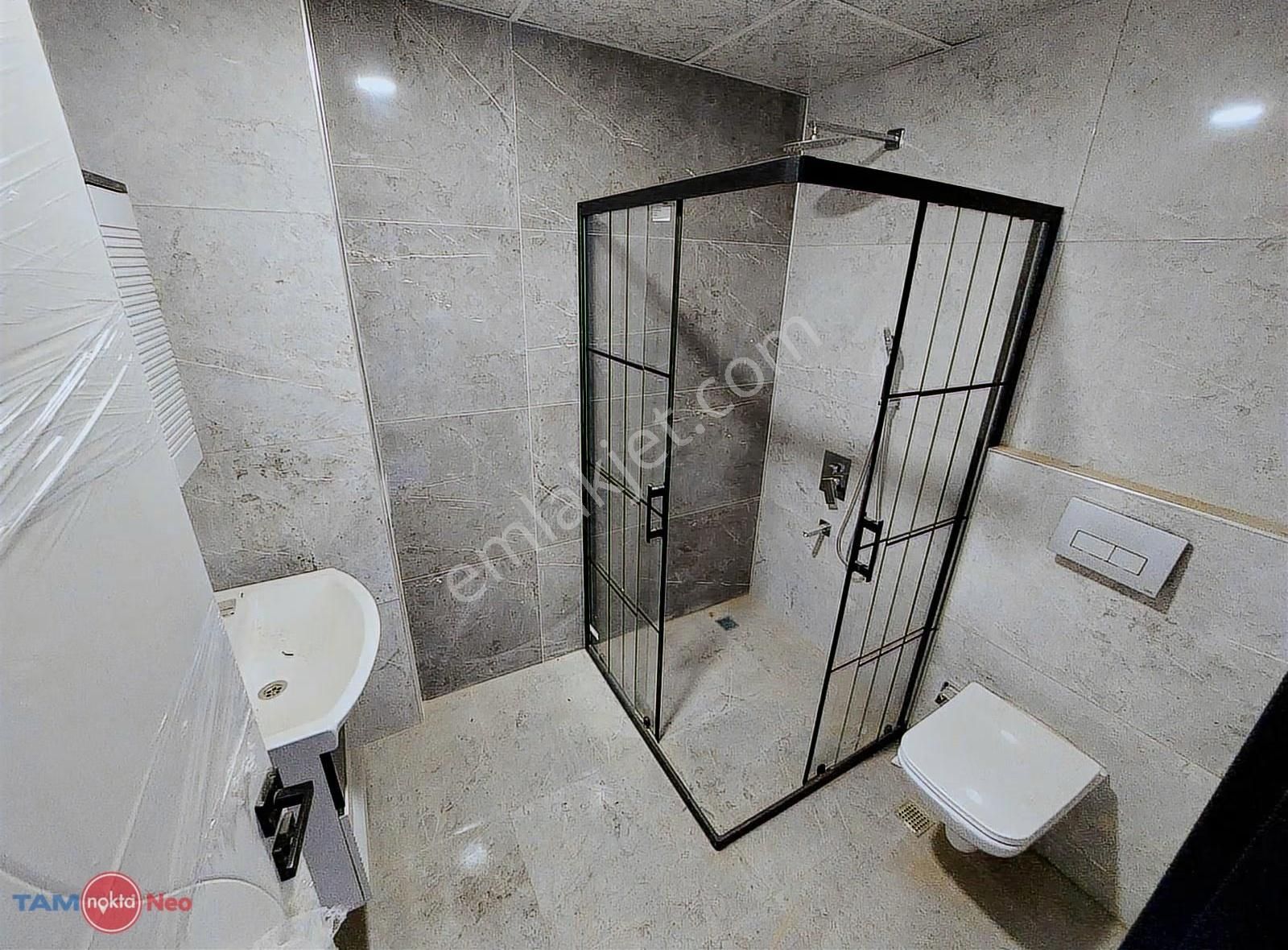 Havuzlu Güvenlikli Yol Üzeri Kiralık Sıfır Mesken - Görsel 20