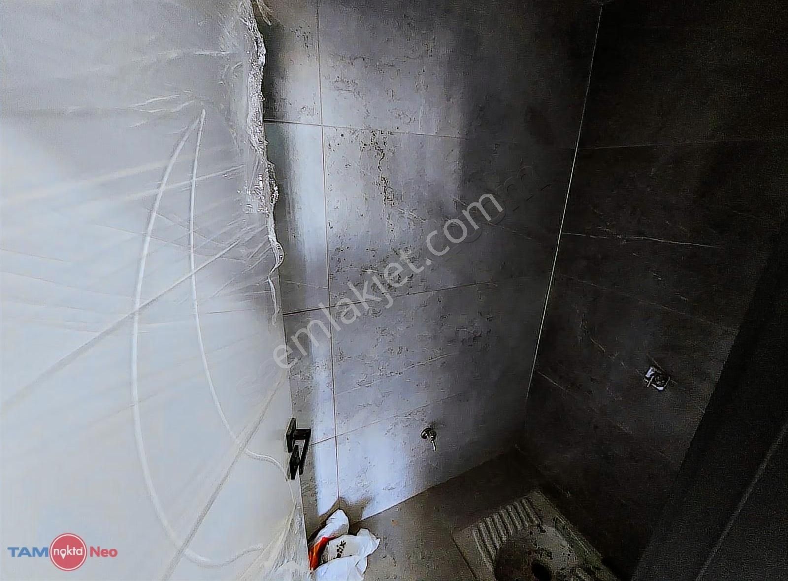 Havuzlu Güvenlikli Yol Üzeri Kiralık Sıfır Mesken - Görsel 6