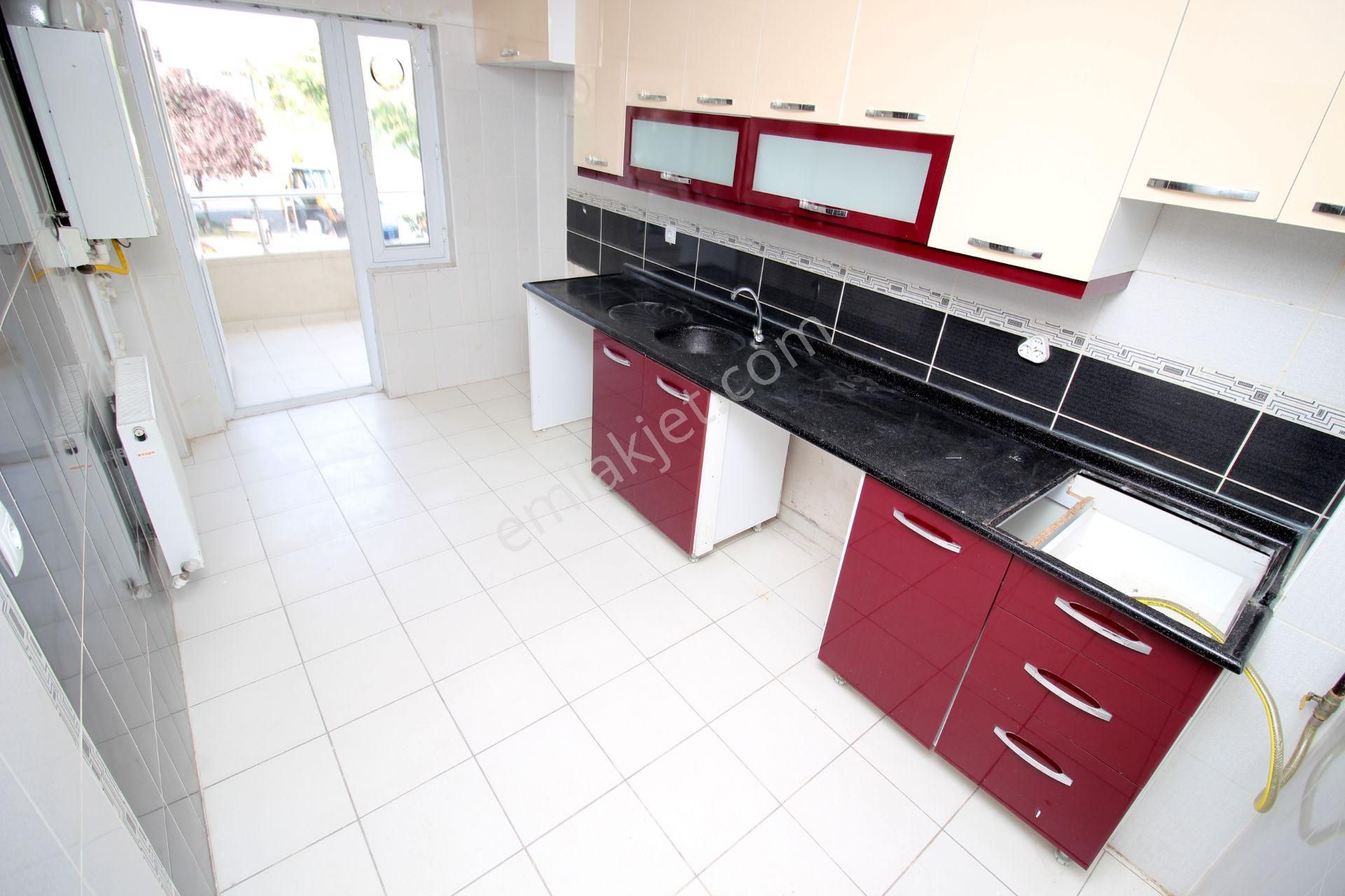 Emre Emlak'tan Tandoğan'da Genç Binada Arakat Asansörlü Satılık 3+1 Daire - Görsel 5