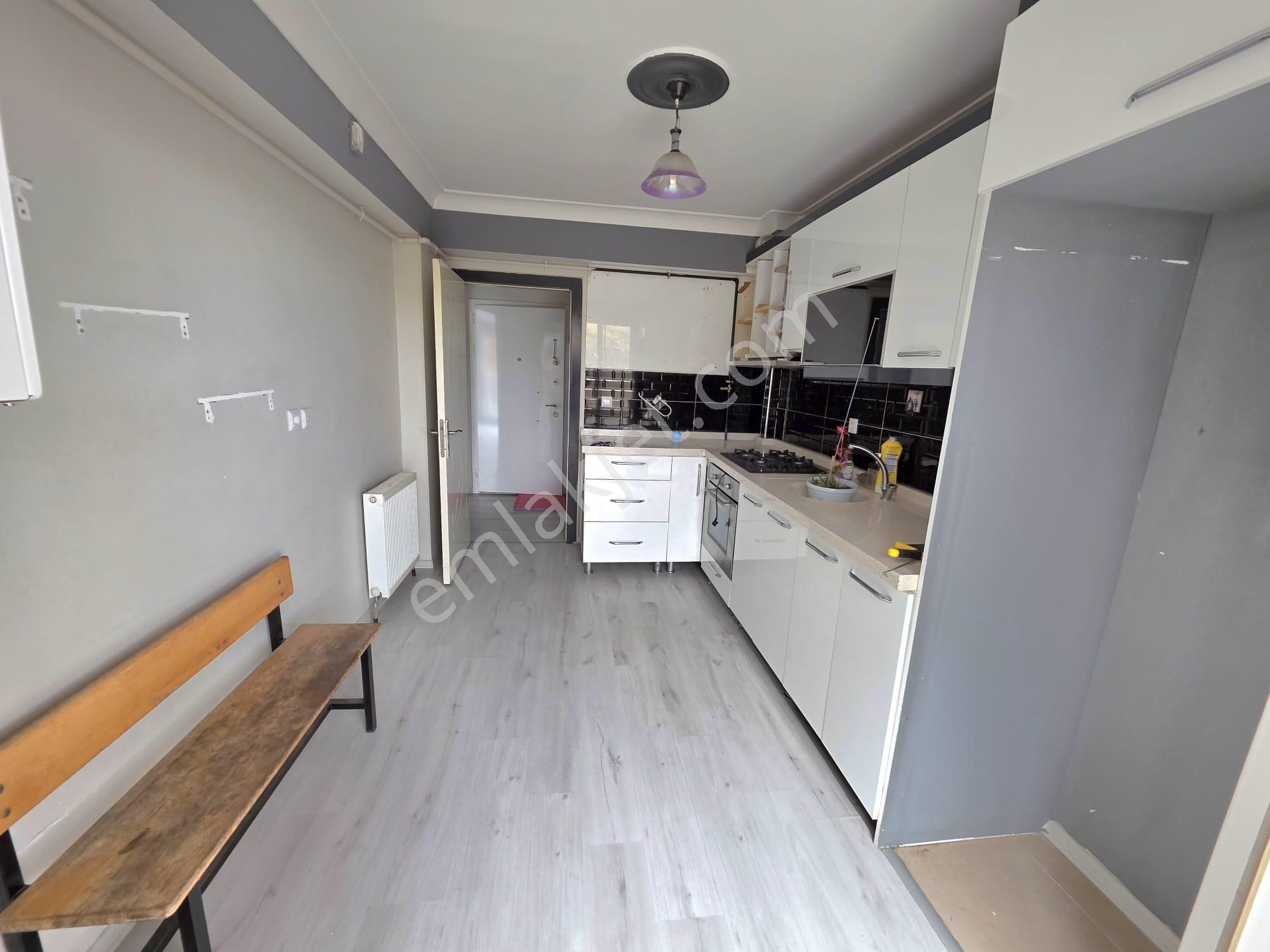 İnce Emlak' Tan Şahap Gürler' De Giyinme Odalı Ebeveyn Banyolu Masrafsız Daire - Görsel 8