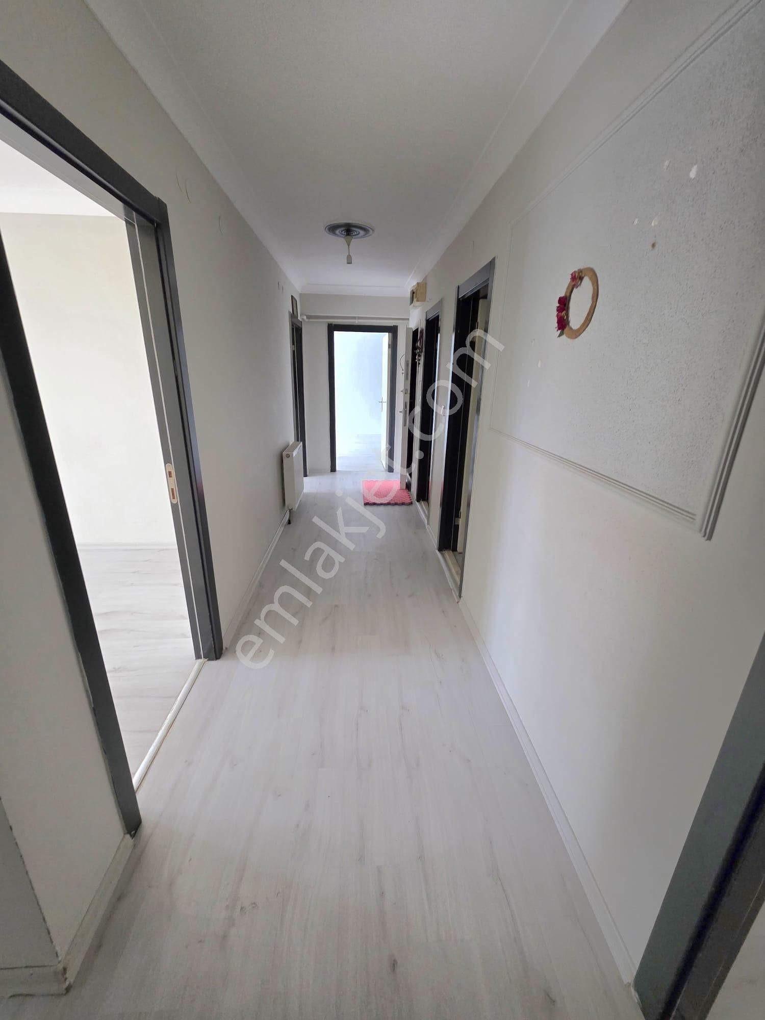 İnce Emlak' Tan Şahap Gürler' De Giyinme Odalı Ebeveyn Banyolu Masrafsız Daire - Görsel 20