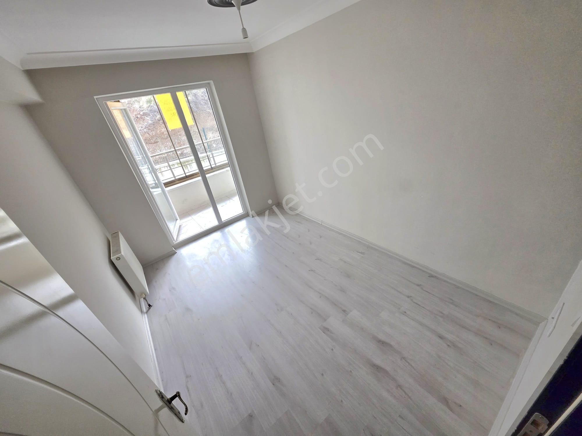 İnce Emlak' Tan Şahap Gürler' De Giyinme Odalı Ebeveyn Banyolu Masrafsız Daire - Görsel 26