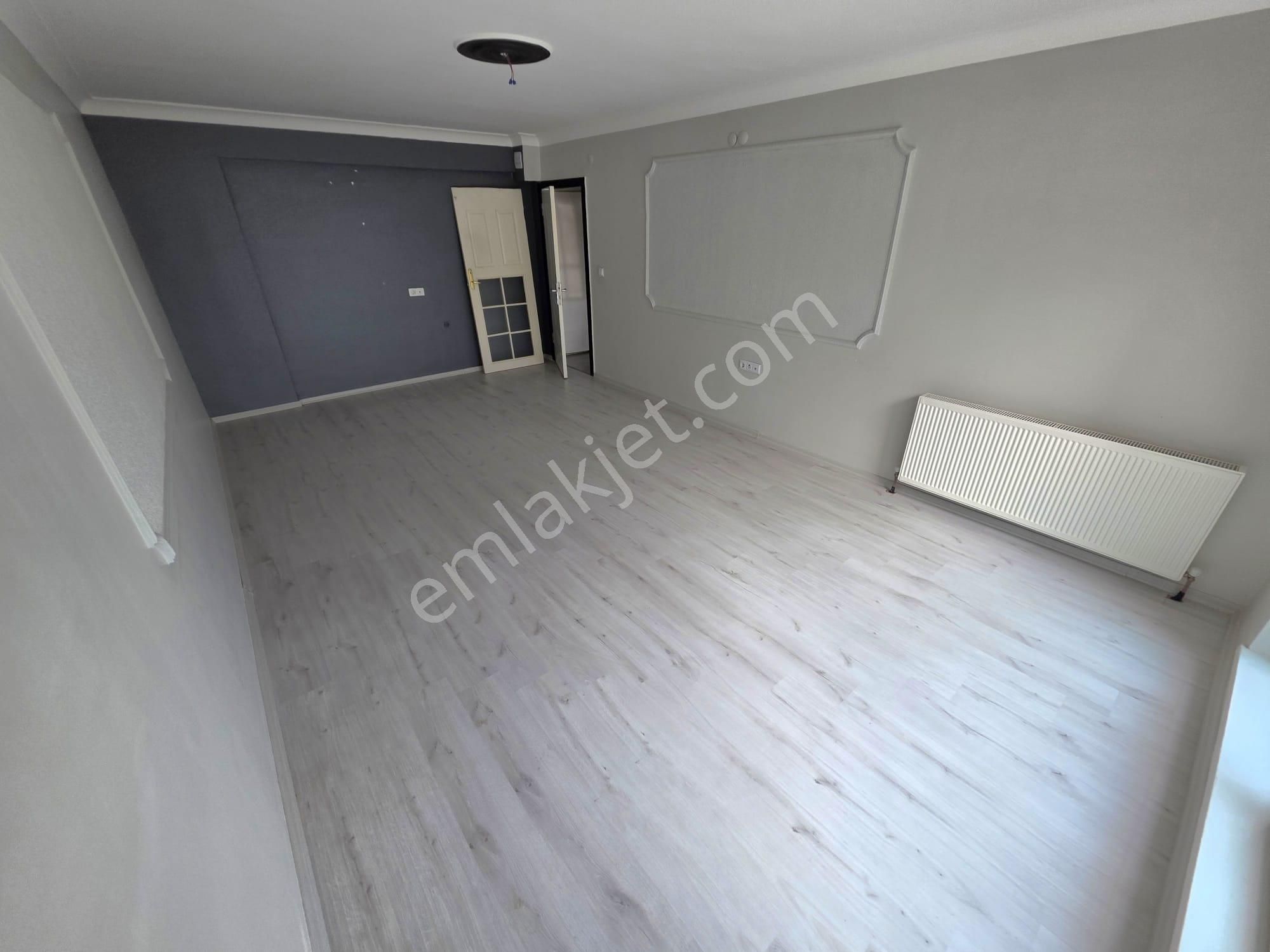 İnce Emlak' Tan Şahap Gürler' De Giyinme Odalı Ebeveyn Banyolu Masrafsız Daire - Görsel 14