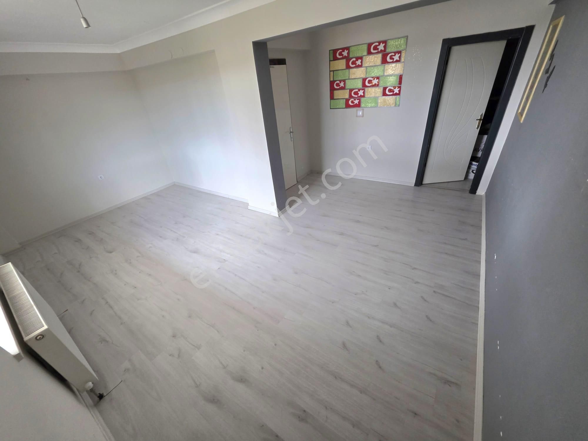 İnce Emlak' Tan Şahap Gürler' De Giyinme Odalı Ebeveyn Banyolu Masrafsız Daire - Görsel 22