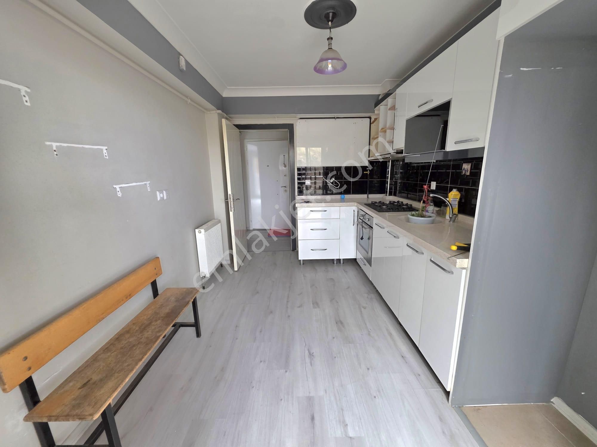 İnce Emlak' Tan Şahap Gürler' De Giyinme Odalı Ebeveyn Banyolu Masrafsız Daire - Görsel 6