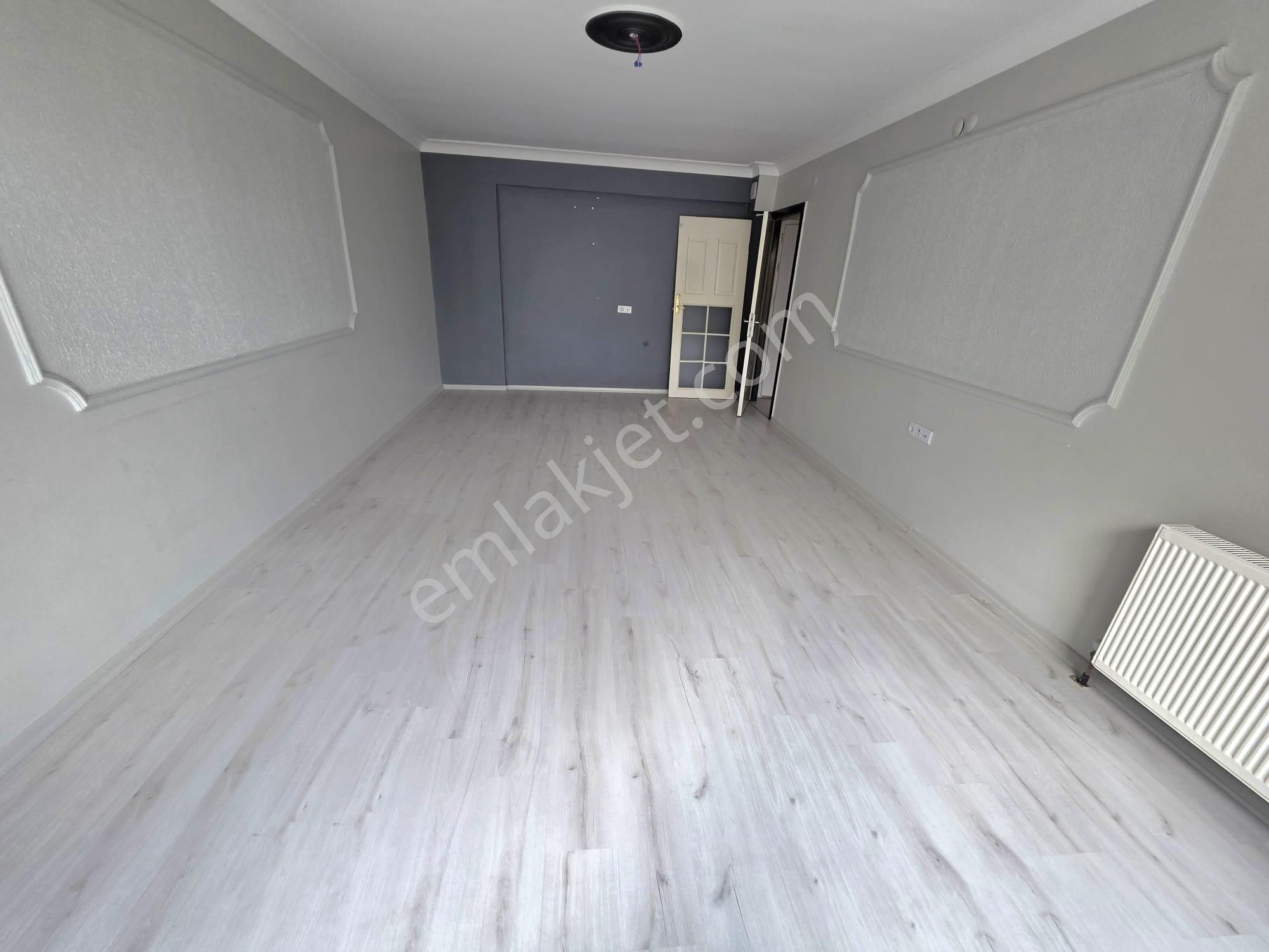 İnce Emlak' Tan Şahap Gürler' De Giyinme Odalı Ebeveyn Banyolu Masrafsız Daire - Görsel 13