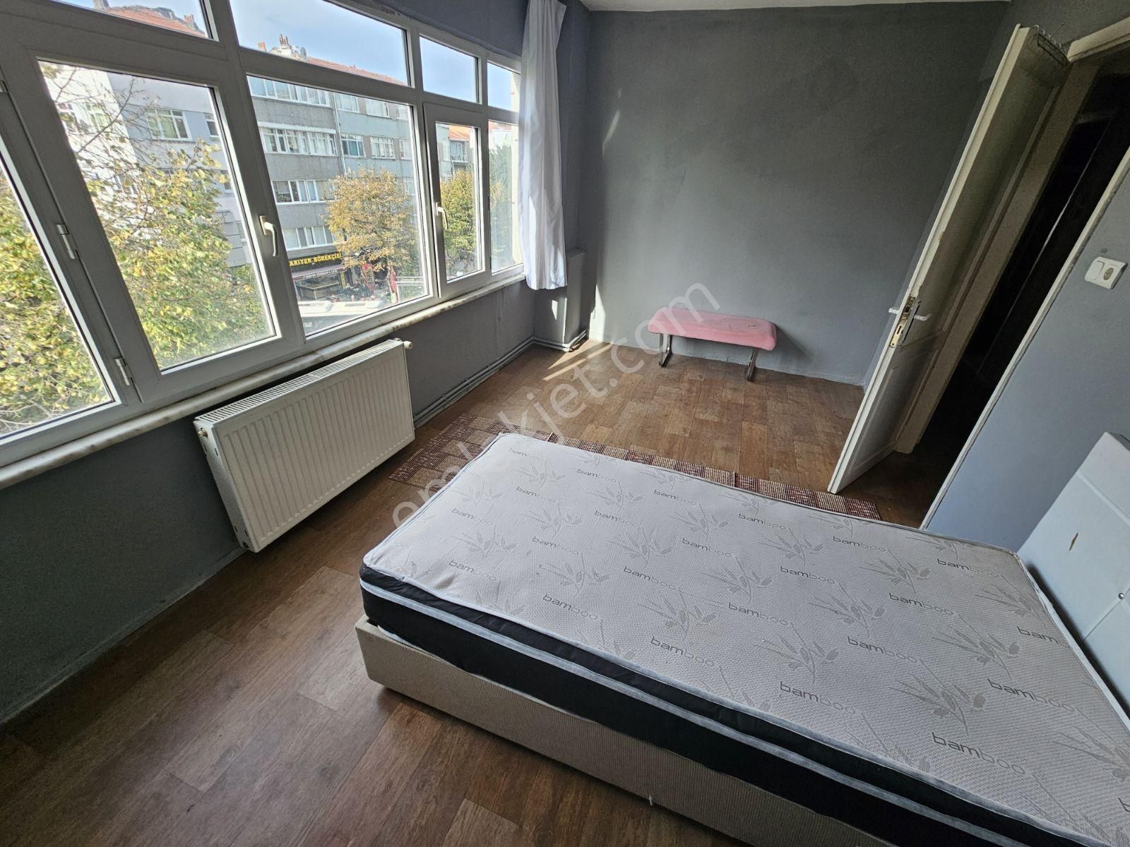 Kocamustafapaşa Merkezde Bayana Tek Oda Eşyalı 3.kat Paylaşımlı - Görsel 7