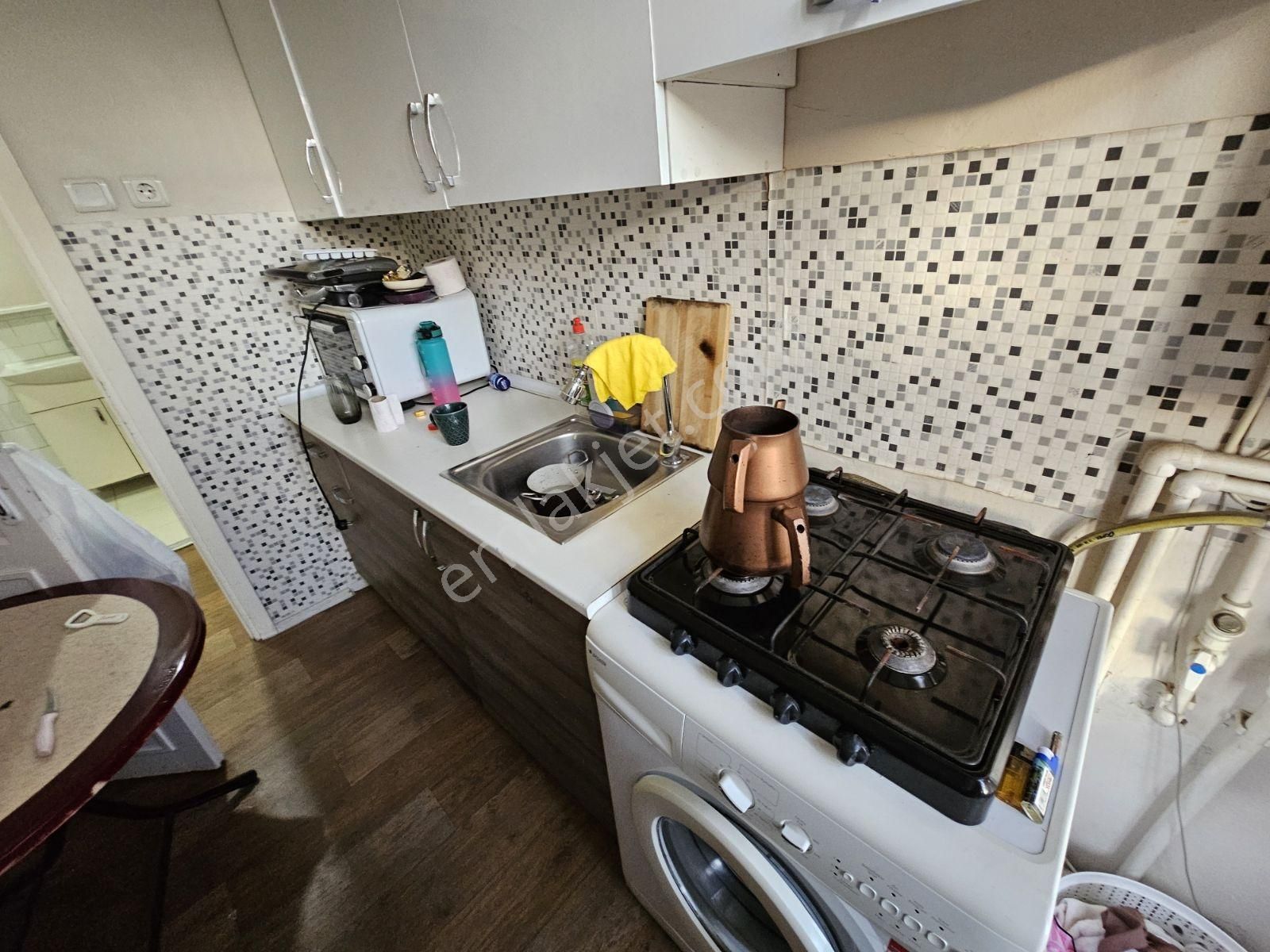 Kocamustafapaşa Merkezde Bayana Tek Oda Eşyalı 3.kat Paylaşımlı - Görsel 15