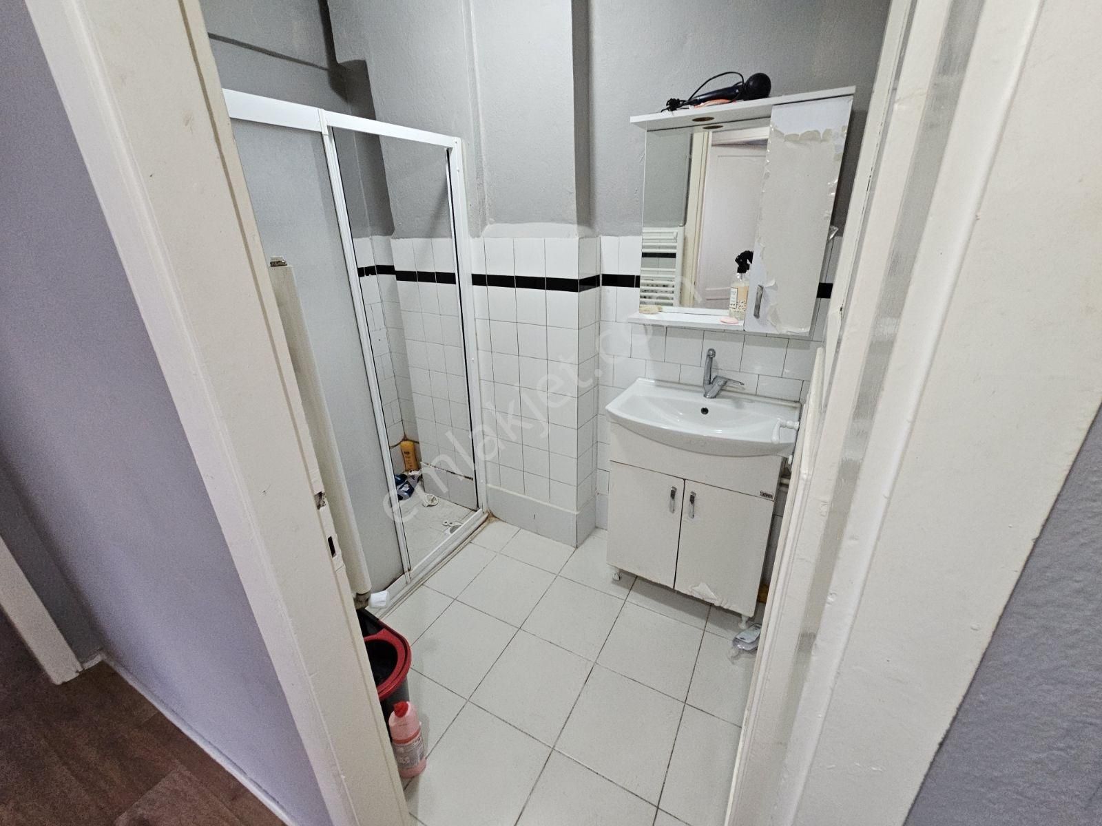 Kocamustafapaşa Merkezde Bayana Tek Oda Eşyalı 3.kat Paylaşımlı - Görsel 28