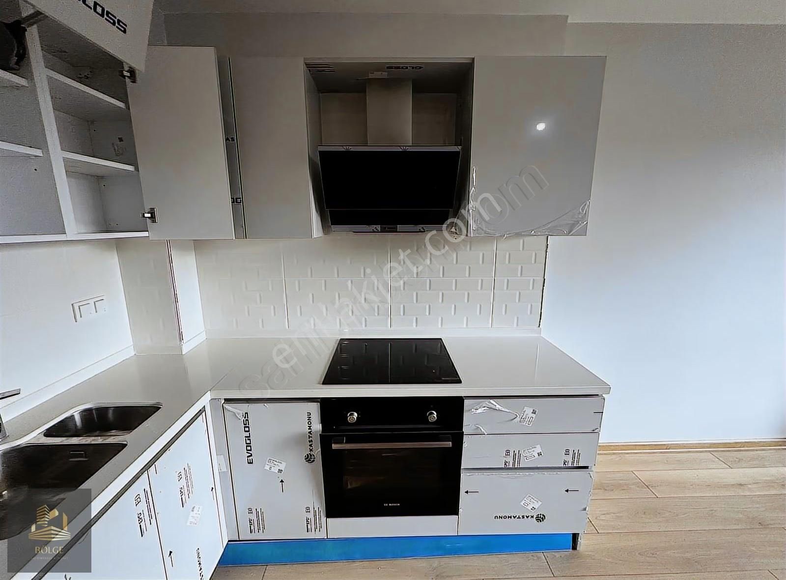 Bölge Emlak'tan Siltaş Panaromada Ara Kat Köşe Konumlu 2+1 Daire - Görsel 2