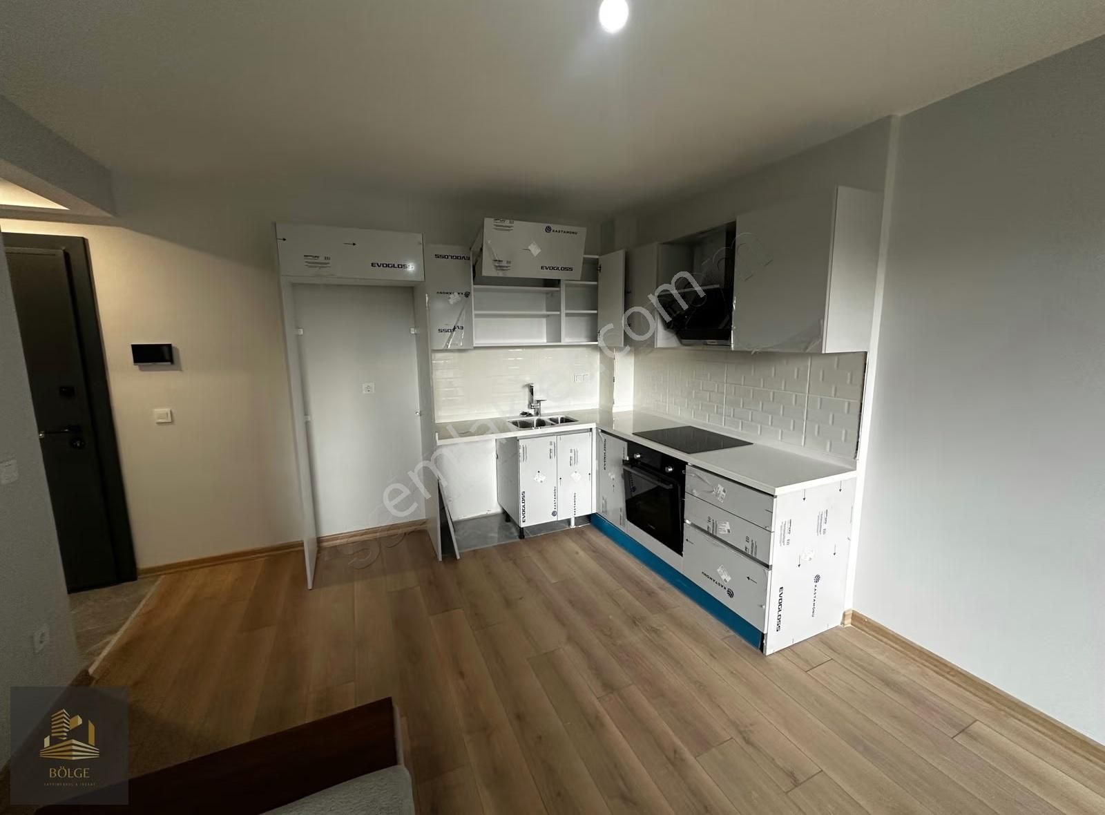 Bölge Emlak'tan Siltaş Panaromada Ara Kat Köşe Konumlu 2+1 Daire - Görsel 12