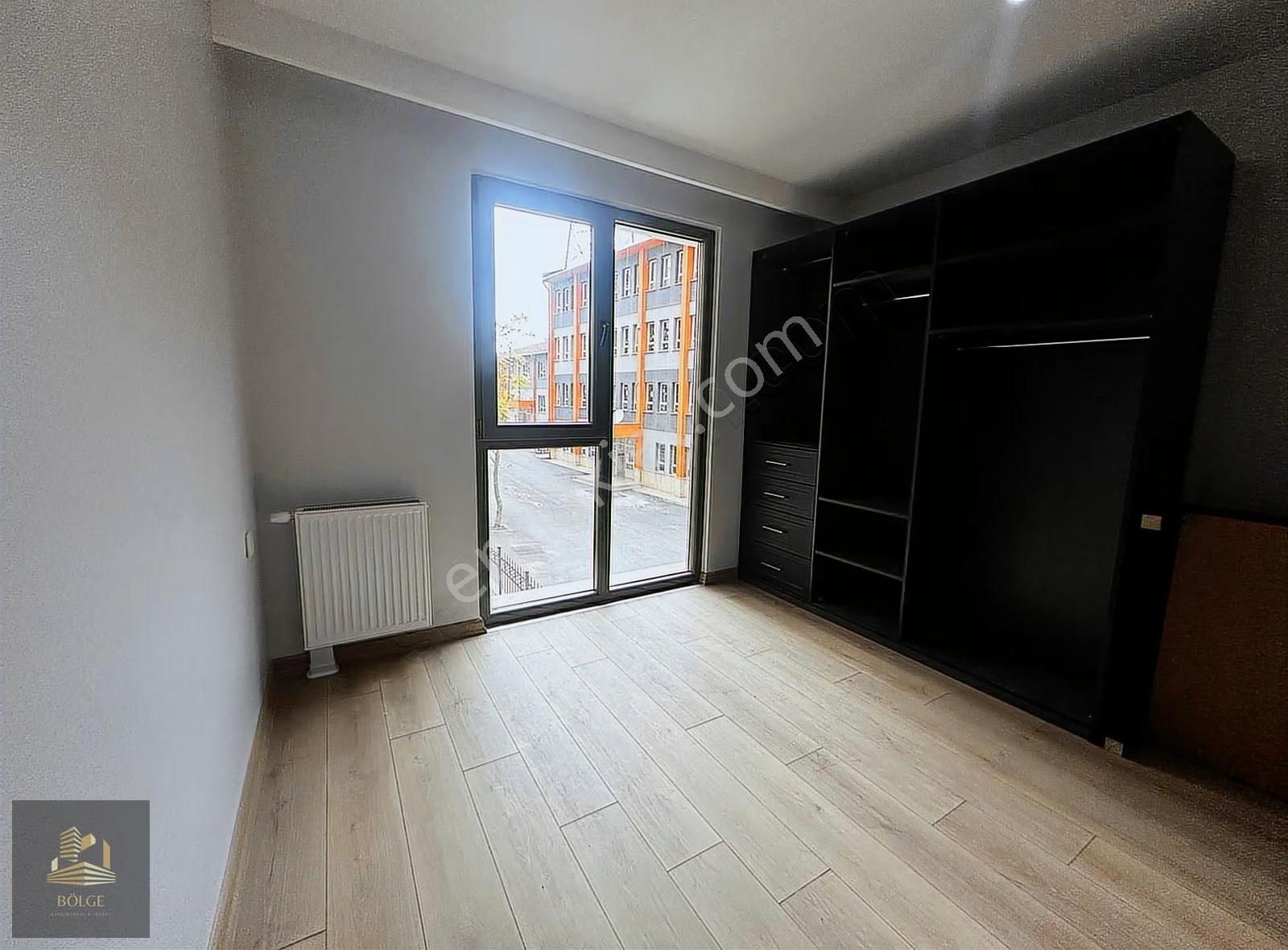 Bölge Emlak'tan Siltaş Panaromada Ara Kat Köşe Konumlu 2+1 Daire - Görsel 5