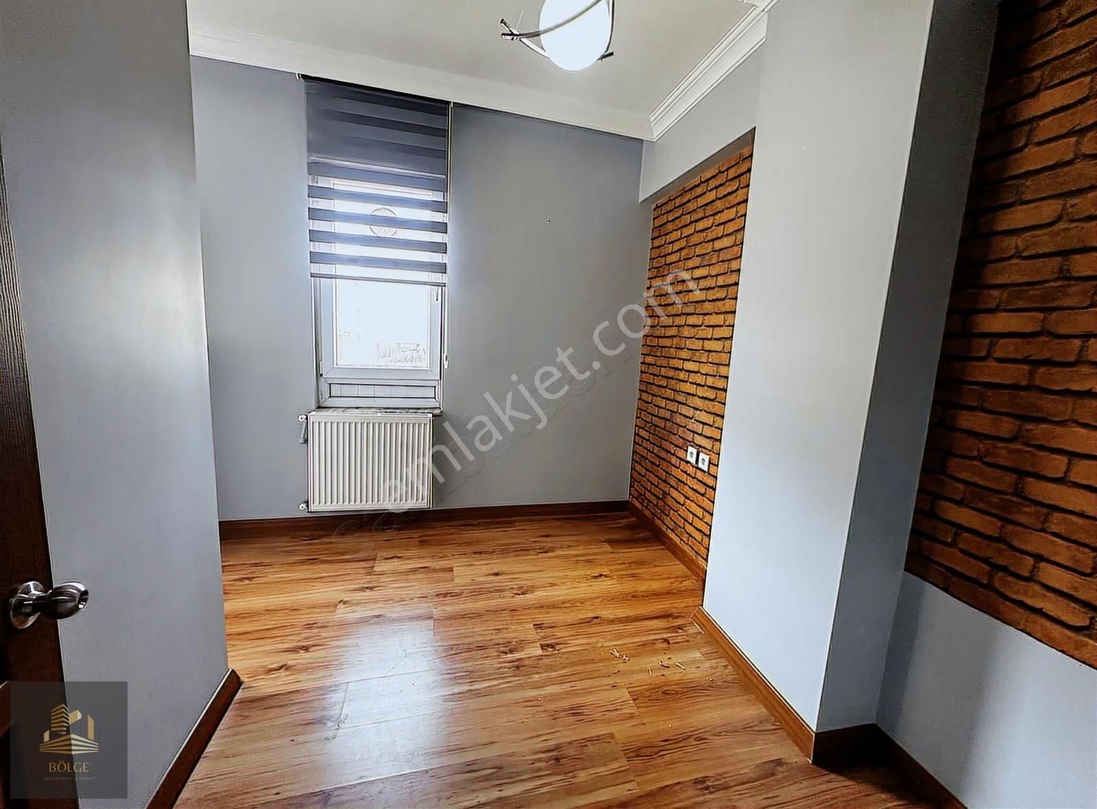 Bölge'den Ana Cadde Üzerinde Asansörlü Temiz Kiralık 3+1 150 M2 - Görsel 7