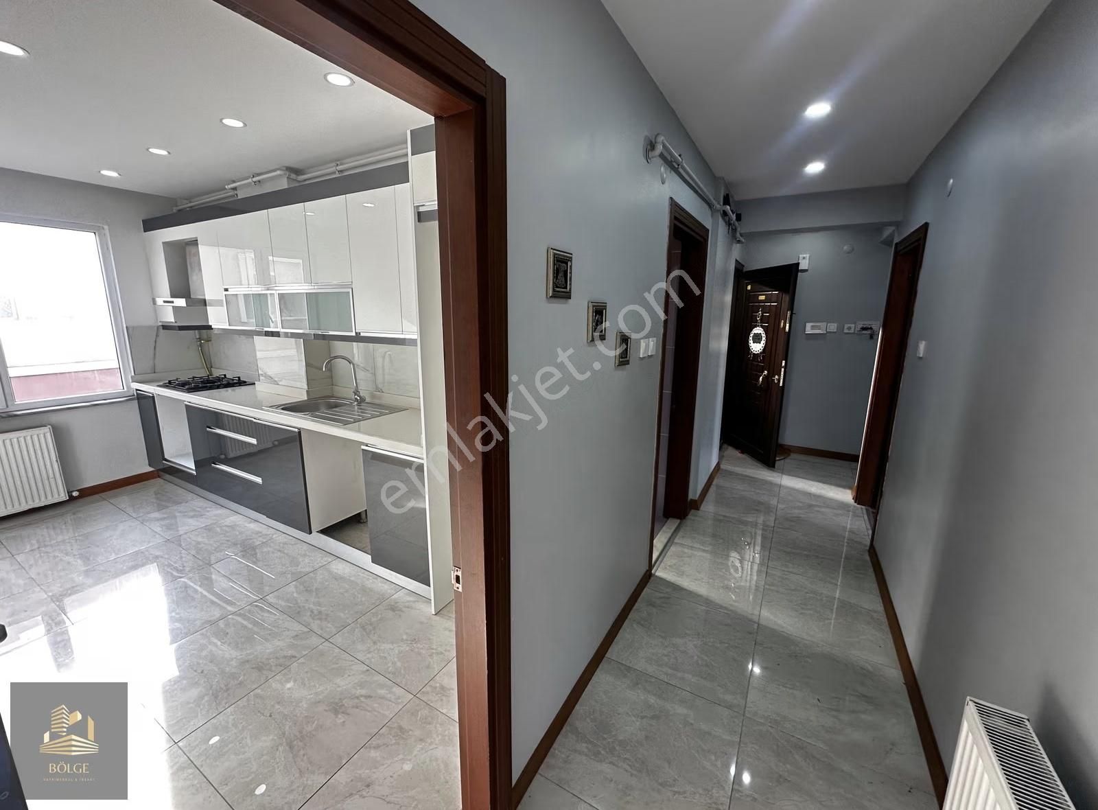 Bölge'den Ana Cadde Üzerinde Asansörlü Temiz Kiralık 3+1 150 M2 - Görsel 14