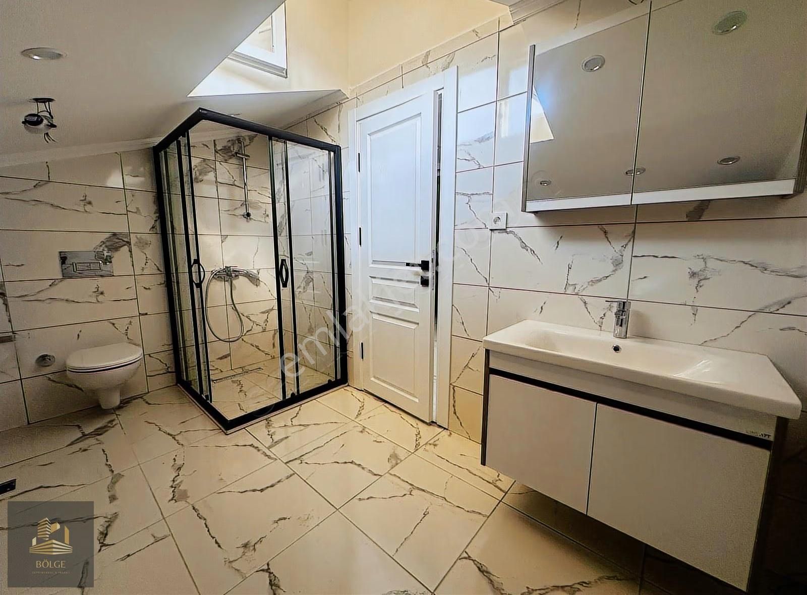 Bölge Emlak'tan Ana Cadde Üzeri İçi Sıfır Teraslı 2+1 180 M2 - Görsel 4