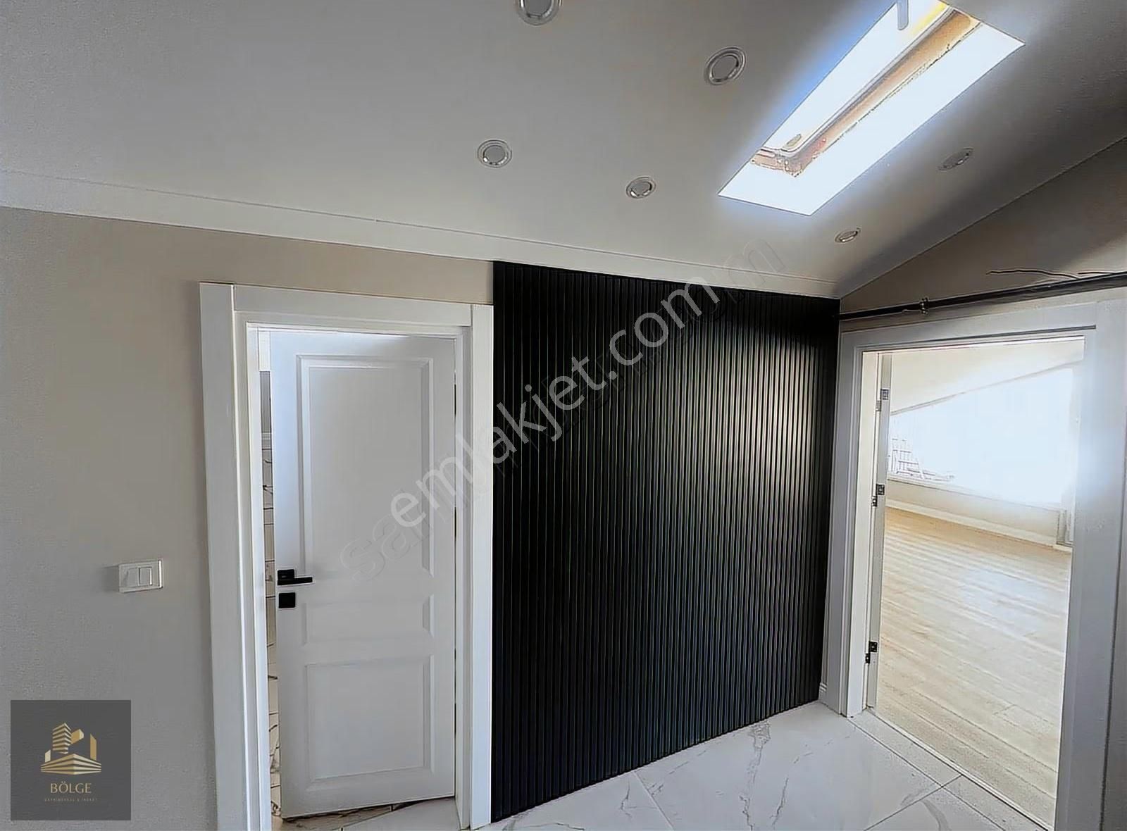 Bölge Emlak'tan Ana Cadde Üzeri İçi Sıfır Teraslı 2+1 180 M2 - Görsel 3