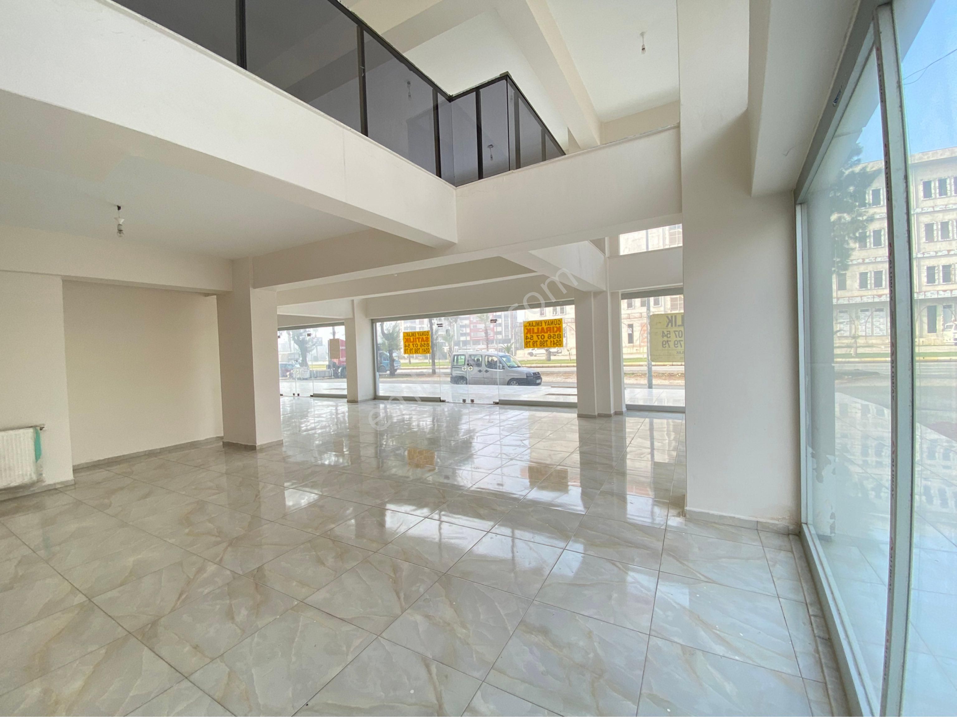 Günay Emlak'tan Torbalıda Cadde Üzeri Köşe Konumlu 1500 M2 Kiralık Magaza Dükkan