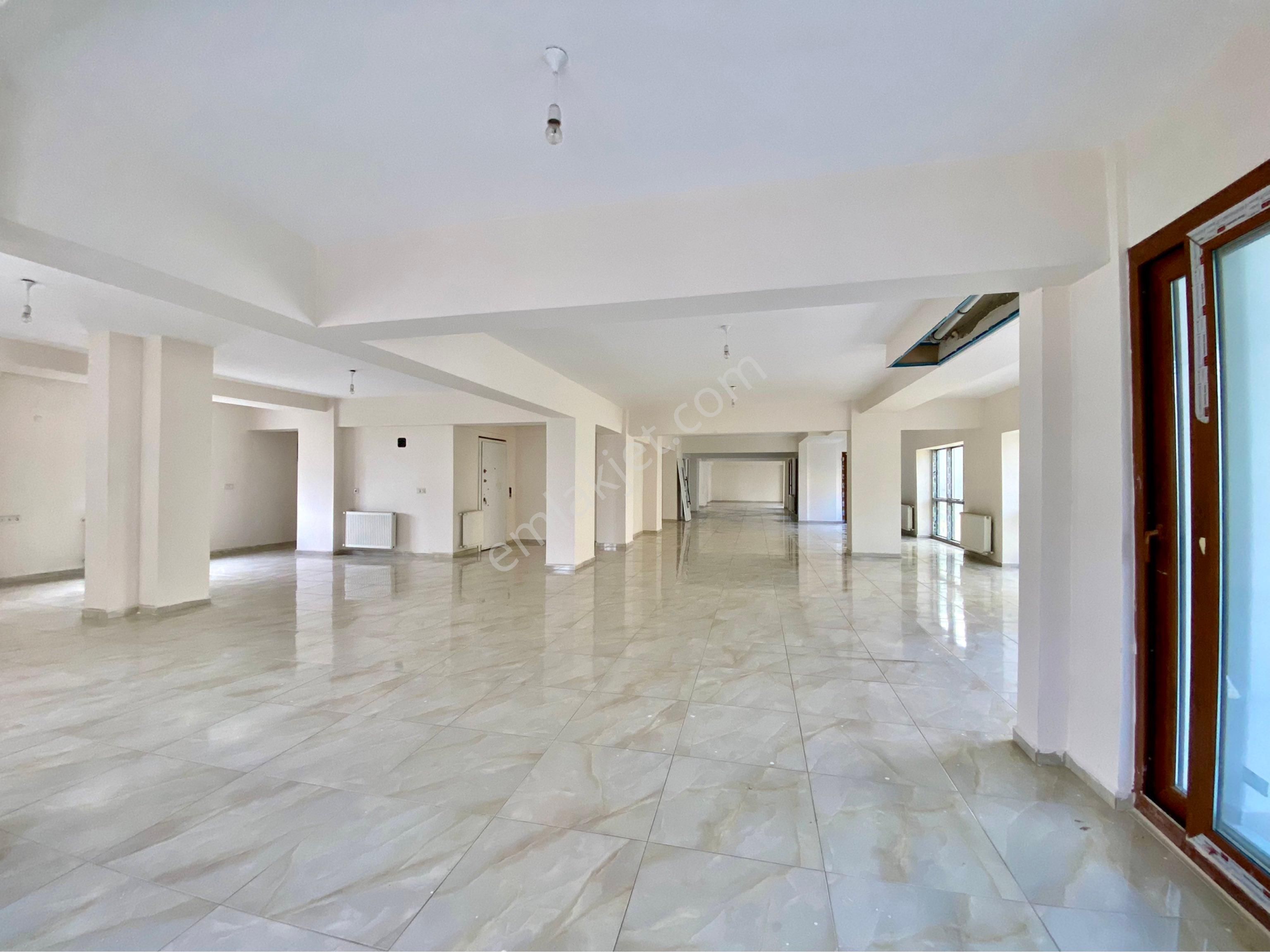 Günay Emlak'tan Torbalıda Cadde Üzeri Köşe Konumlu 1500 M2 Kiralık Magaza Dükkan - Görsel 14