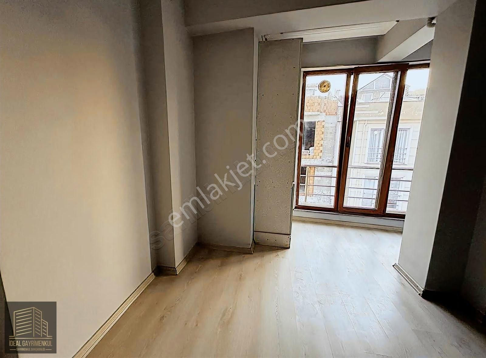 Barbaros Plaj Mevkiinde Teraslı, Çift Banyolu Satılık 2+1 Dublex - Görsel 12