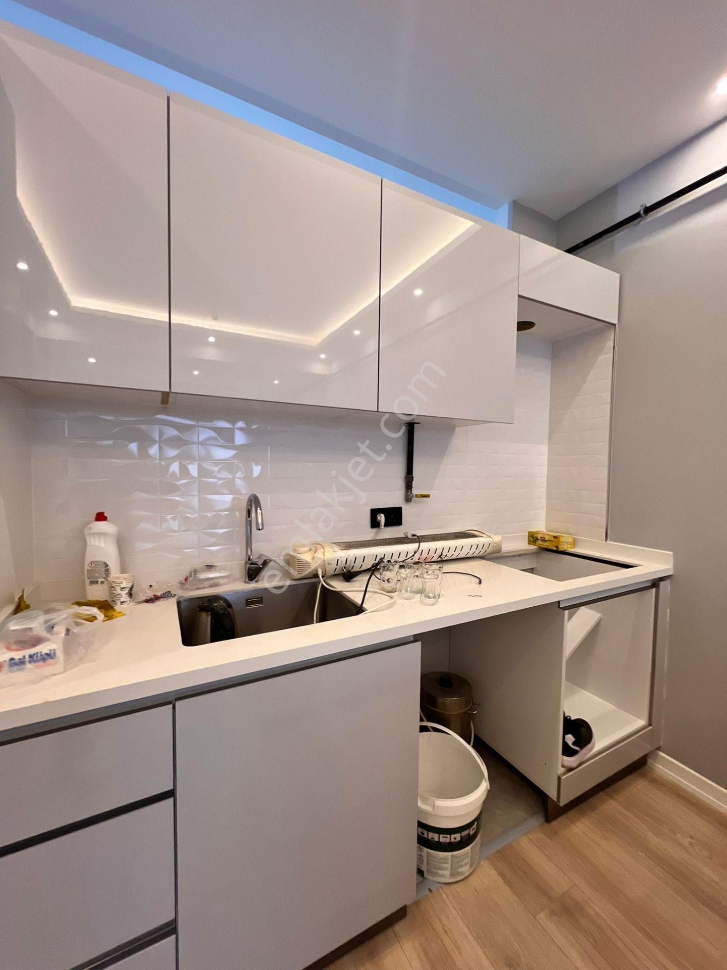 Kaçmaz'dan Altıntepe'de Cadde Üzeri Prestijli Binada 2+1 Daire - Görsel 9