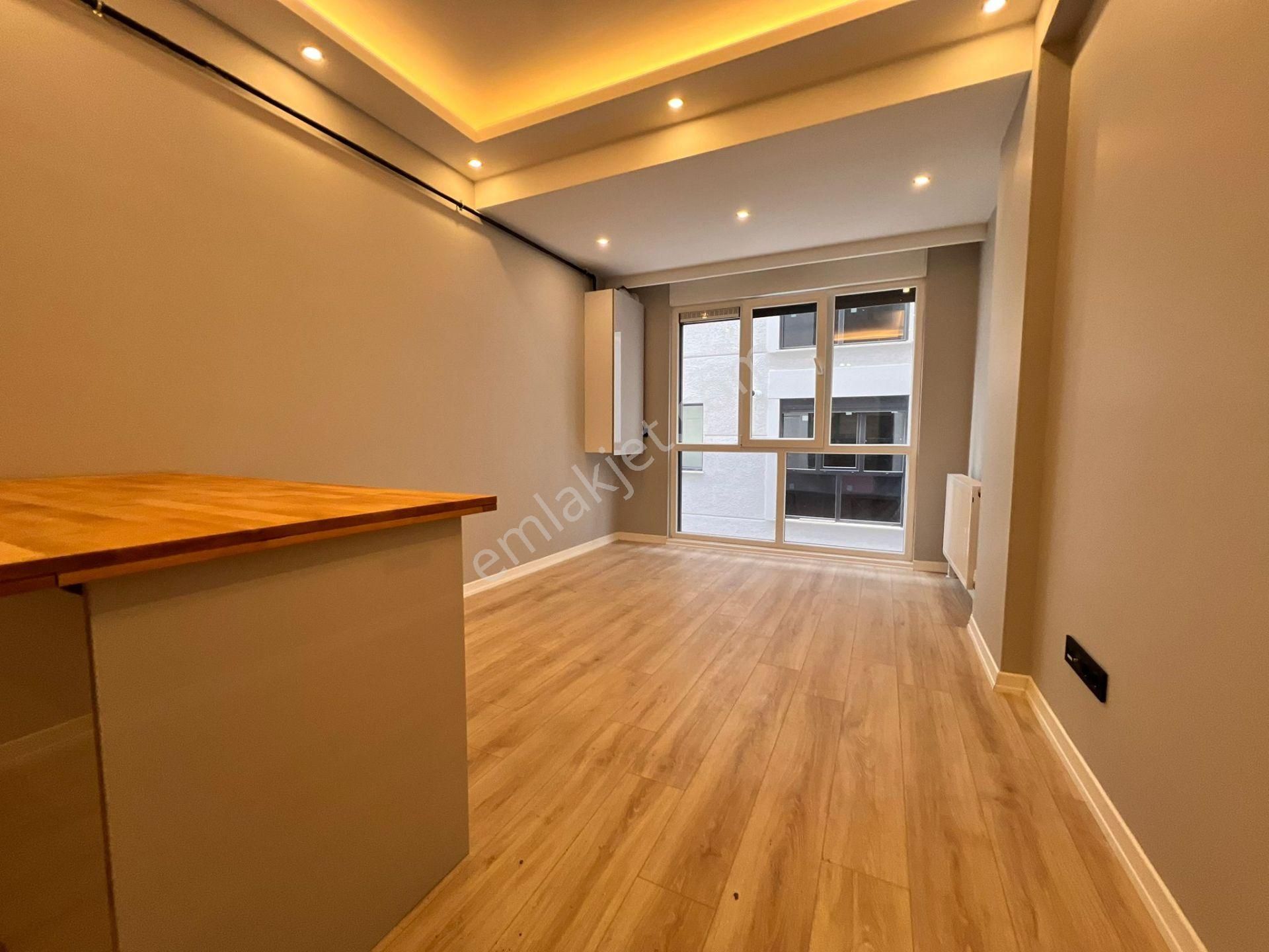 Kaçmaz'dan Altıntepe'de Cadde Üzeri Prestijli Binada 2+1 Daire - Görsel 3