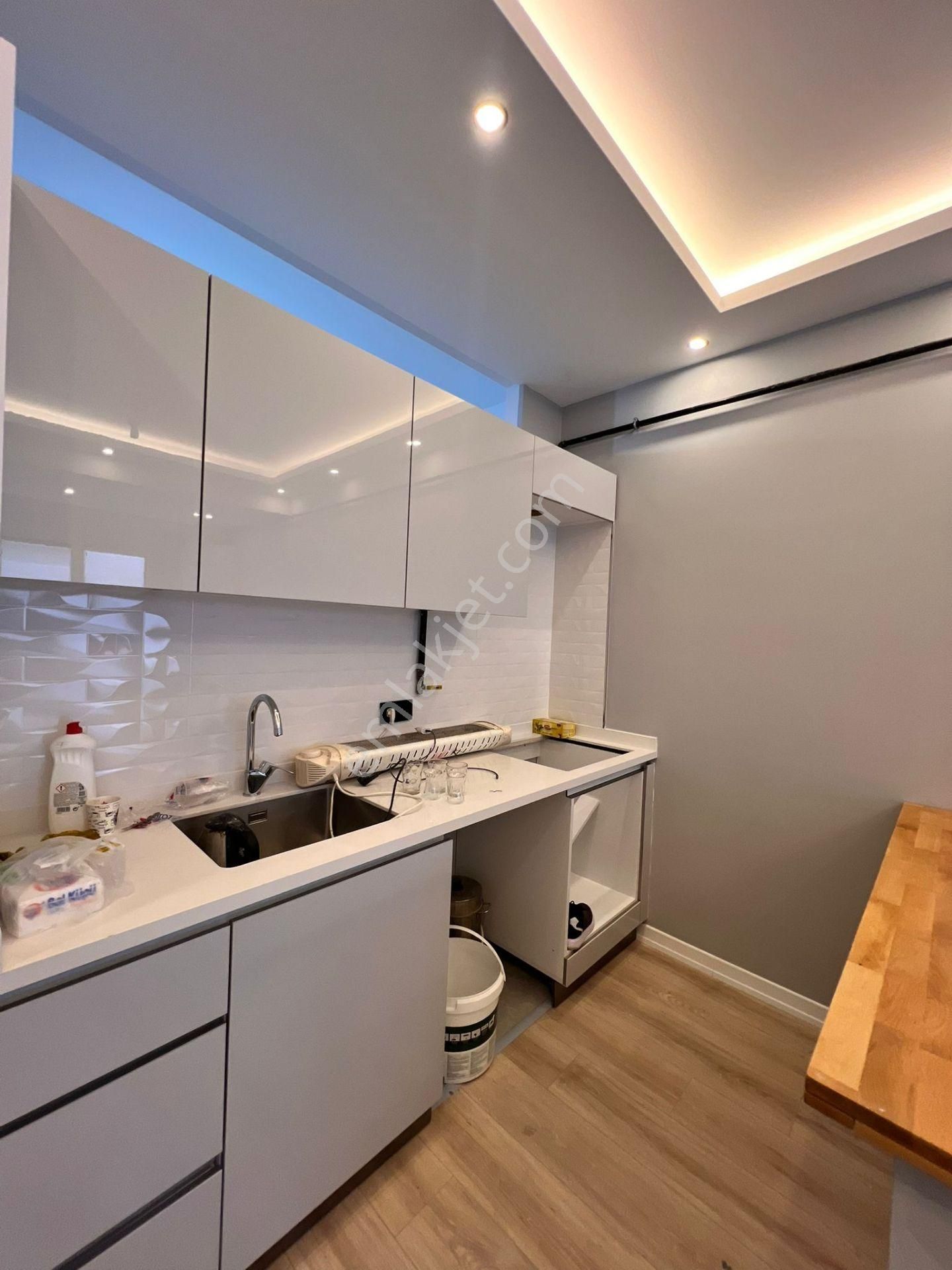 Kaçmaz'dan Altıntepe'de Cadde Üzeri Prestijli Binada 2+1 Daire - Görsel 8