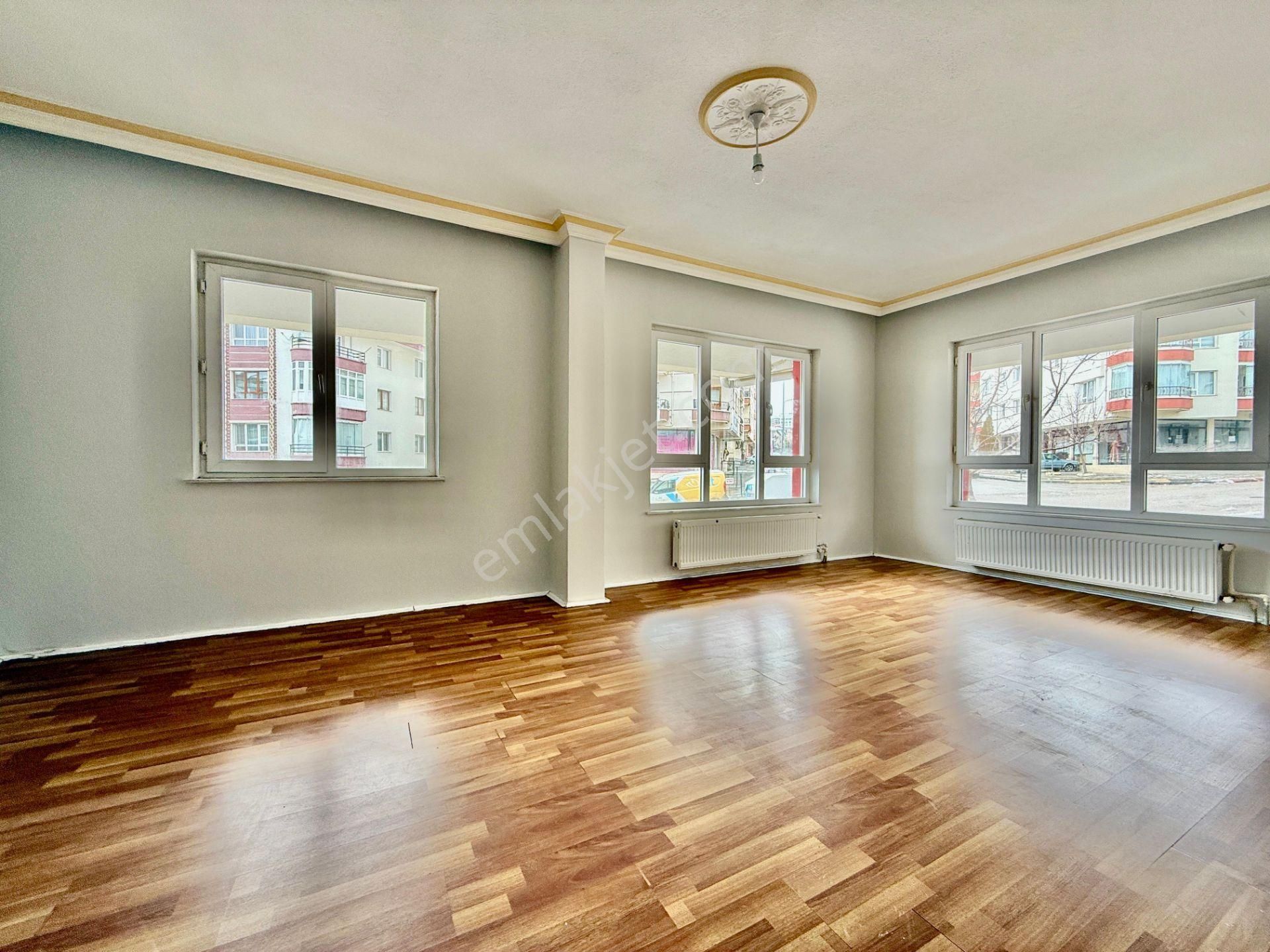 Kalecik Emlak'tan Hicret Camii Yakını 2+1 95m² Klasik Daire - Görsel 4