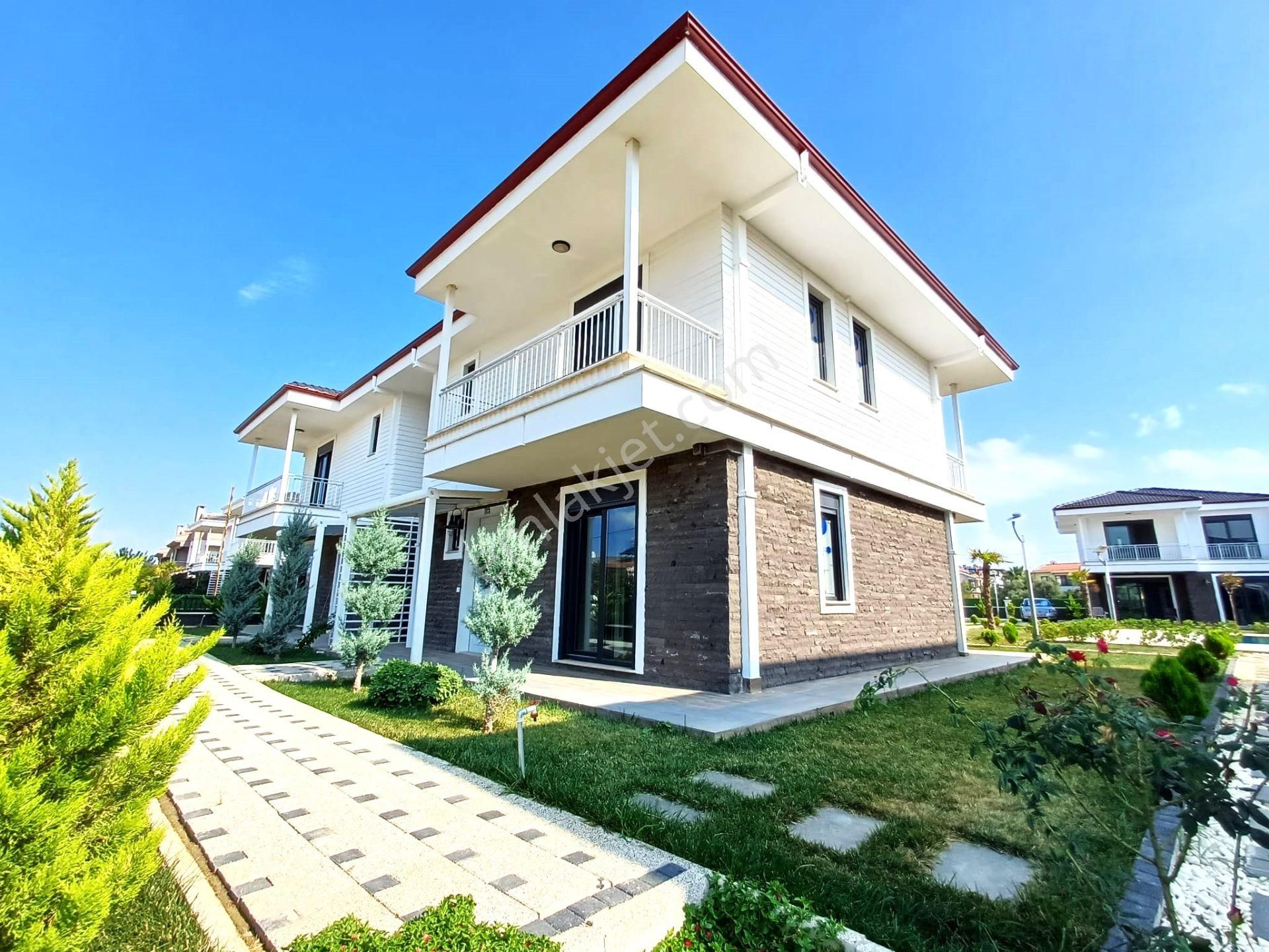 Burhaniye Pelitköy'de Aygül Farkıyla Denize Sıfır Site İçi Havuzlu Bağımsız Lüks 3+1satılık Villalar - Görsel 34