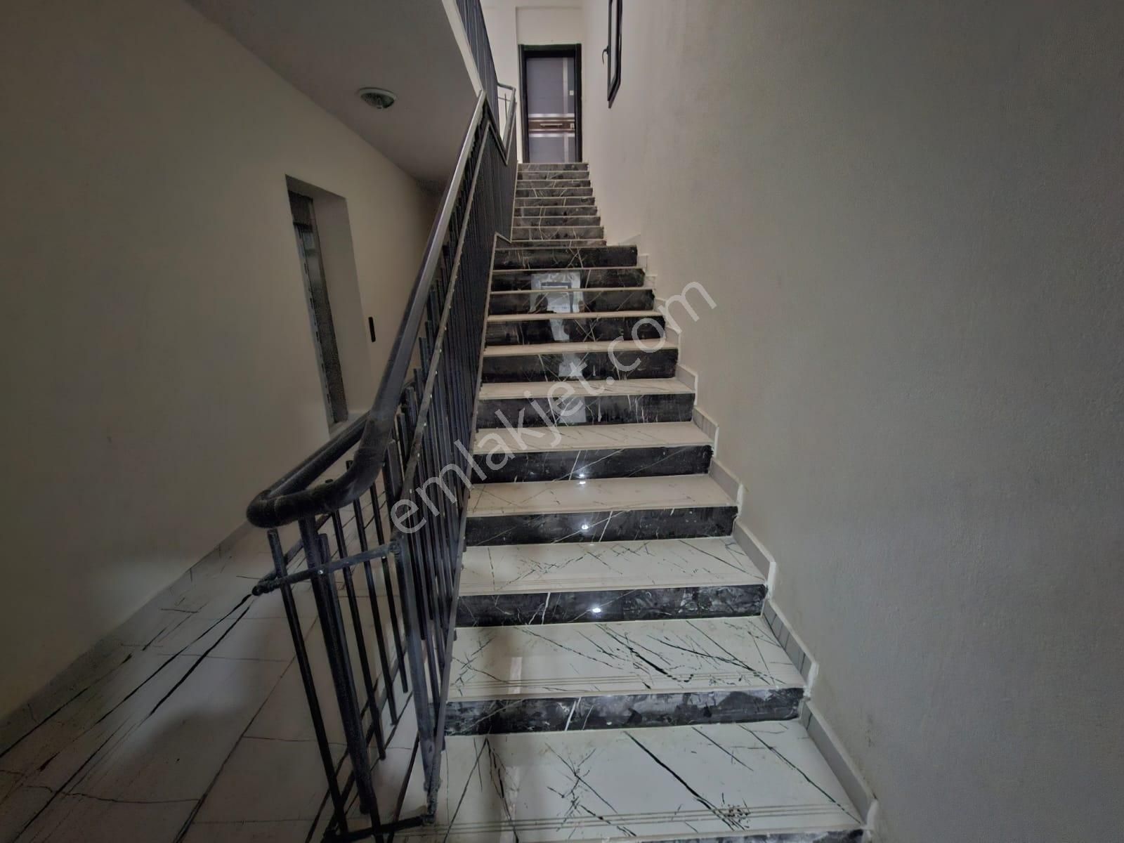 Sarılarda,havuzlu,asansörlü Sıfır 3 + 1 Dublex... - Görsel 12