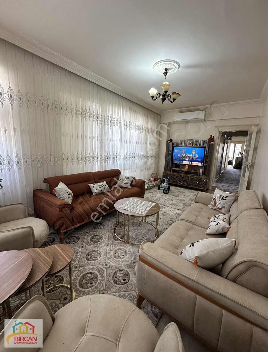 Ertuğrul Gazi Mahallesi'nde Düzlükte Satılık 3 + 1 Daire