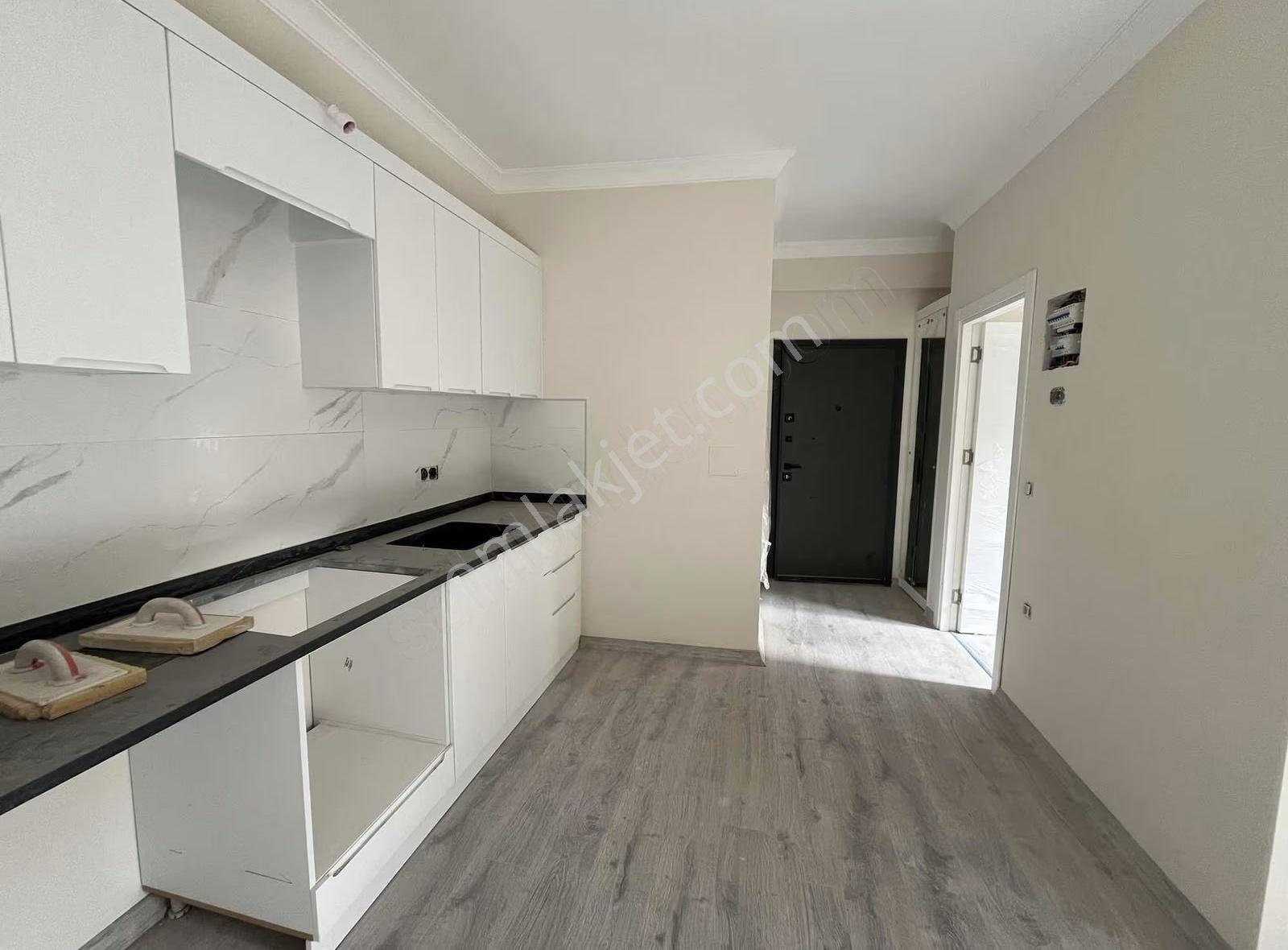 Yiğit Gayrimenkul'den Çeşme Merkez'de Bahçe Kullanımlı Sıfır 1+1 - Görsel 11