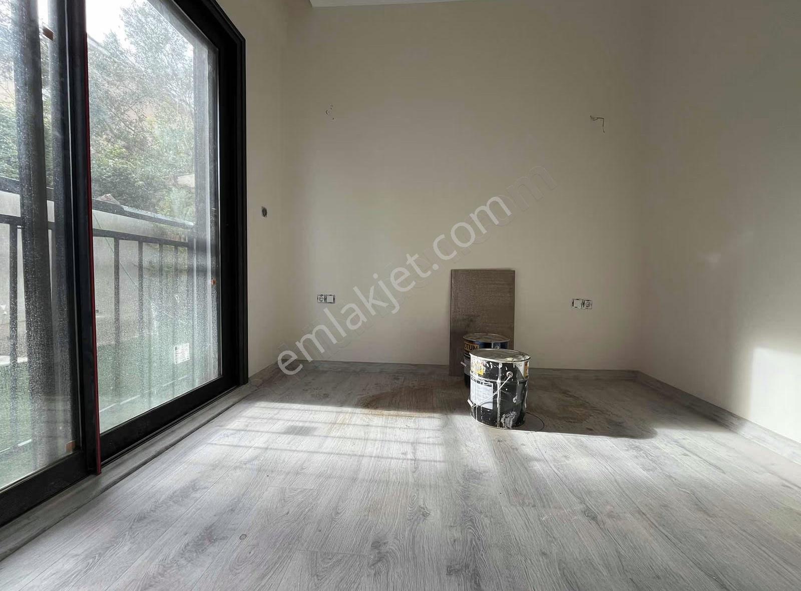 Yiğit Gayrimenkul'den Çeşme Merkez'de Bahçe Kullanımlı Sıfır 1+1 - Görsel 22