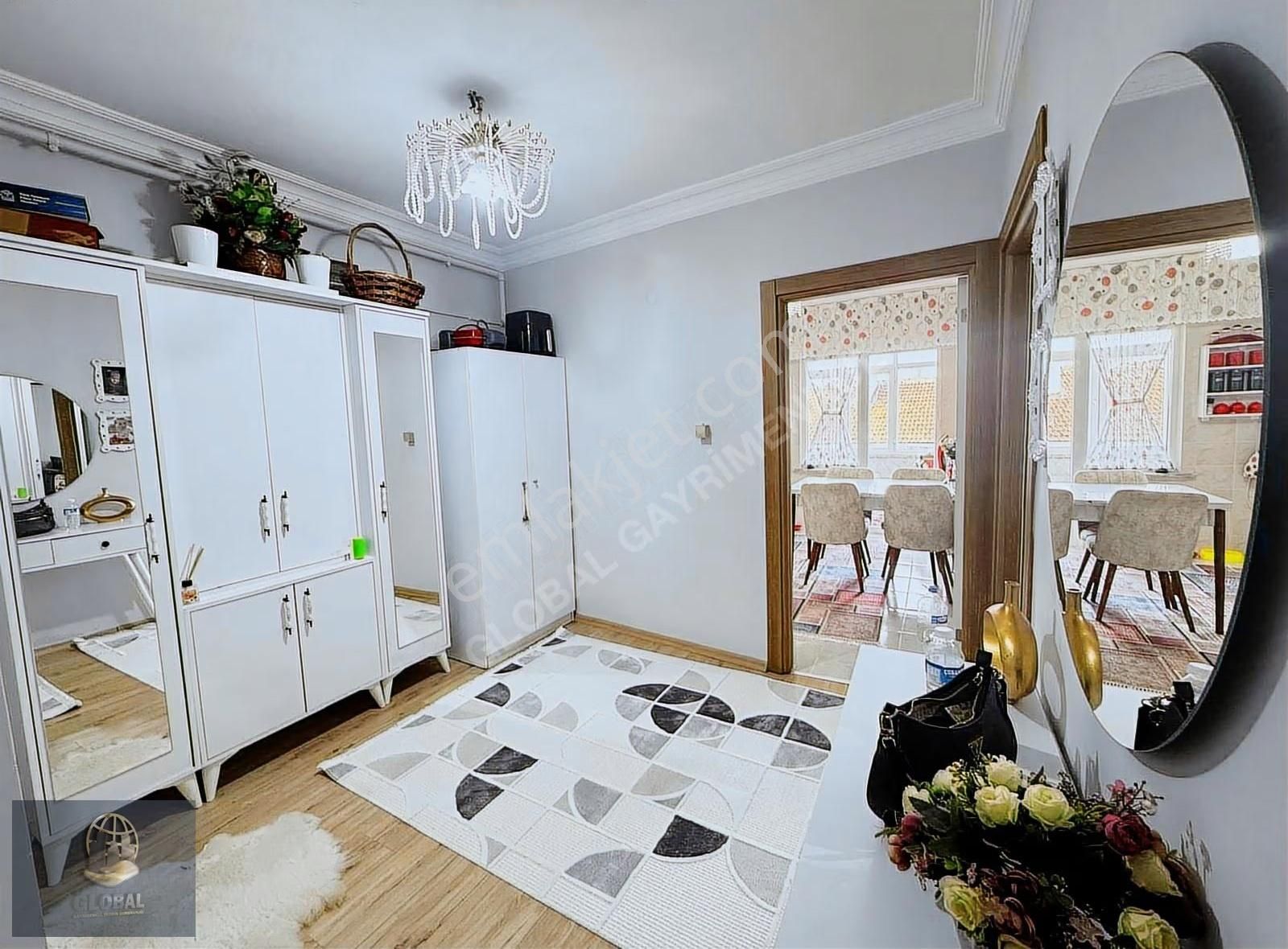 Kemalettin Halktan Yakını Asansörlü Full + Full Yapılı 150m2 2+1 - Görsel 10