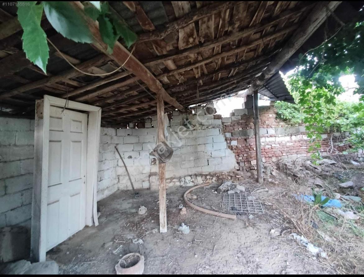 Aydın Dağkaraağaç Avlulu Bakıma Muhtaç Köy Evi