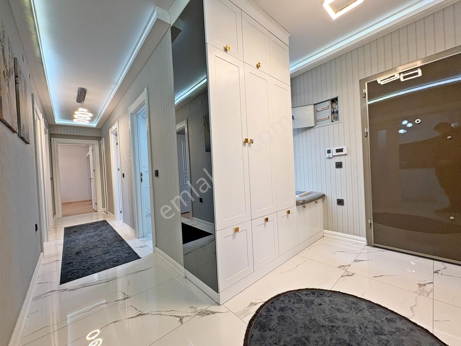 4+1 10.kat Çift Bloklu Site İçerisinde Teras Balkonlu Ebeven B. - Görsel 10