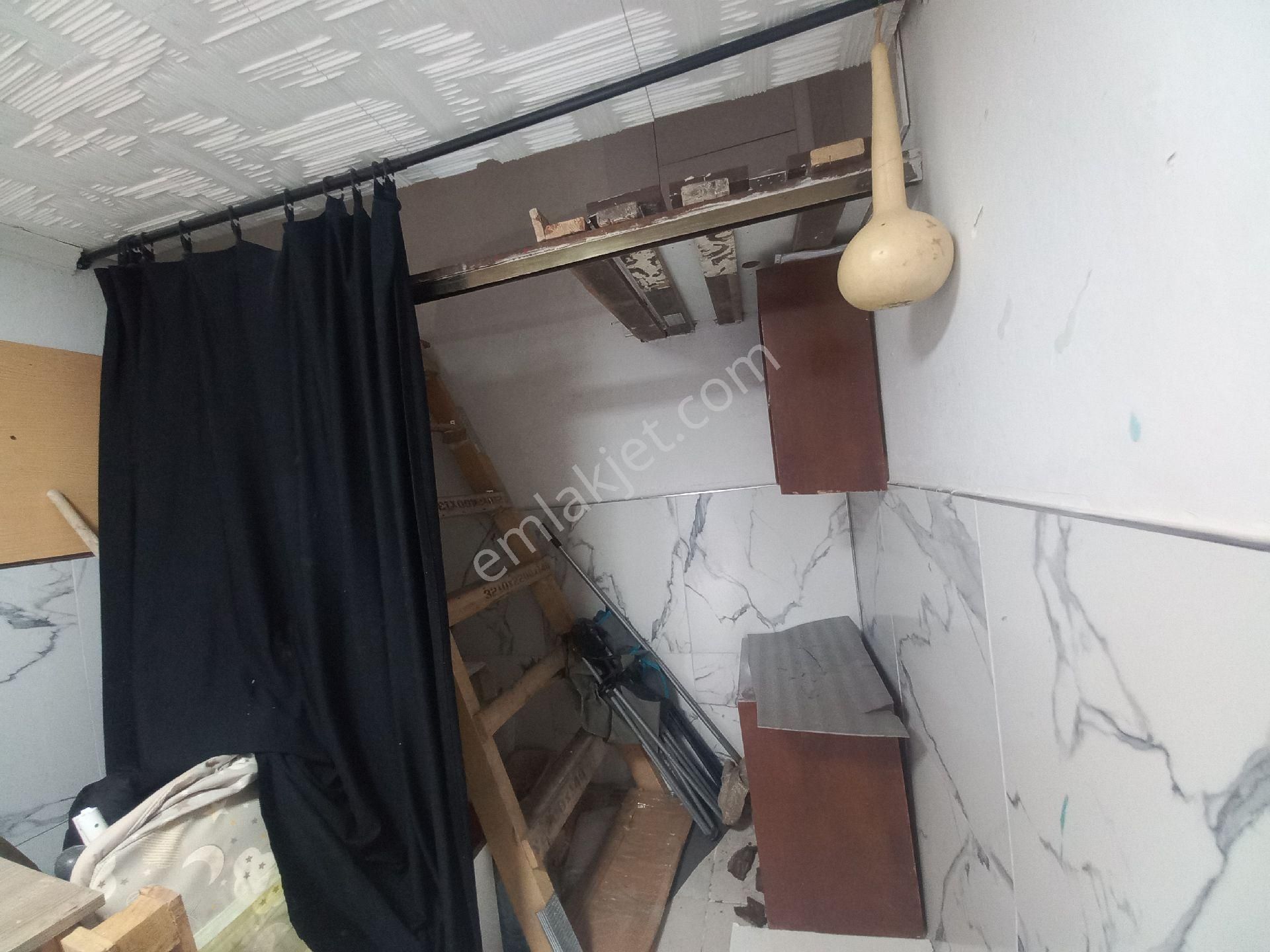 Konak Eşrefpaşa Caddesine Yakın Satılık Dükkan - Görsel 9