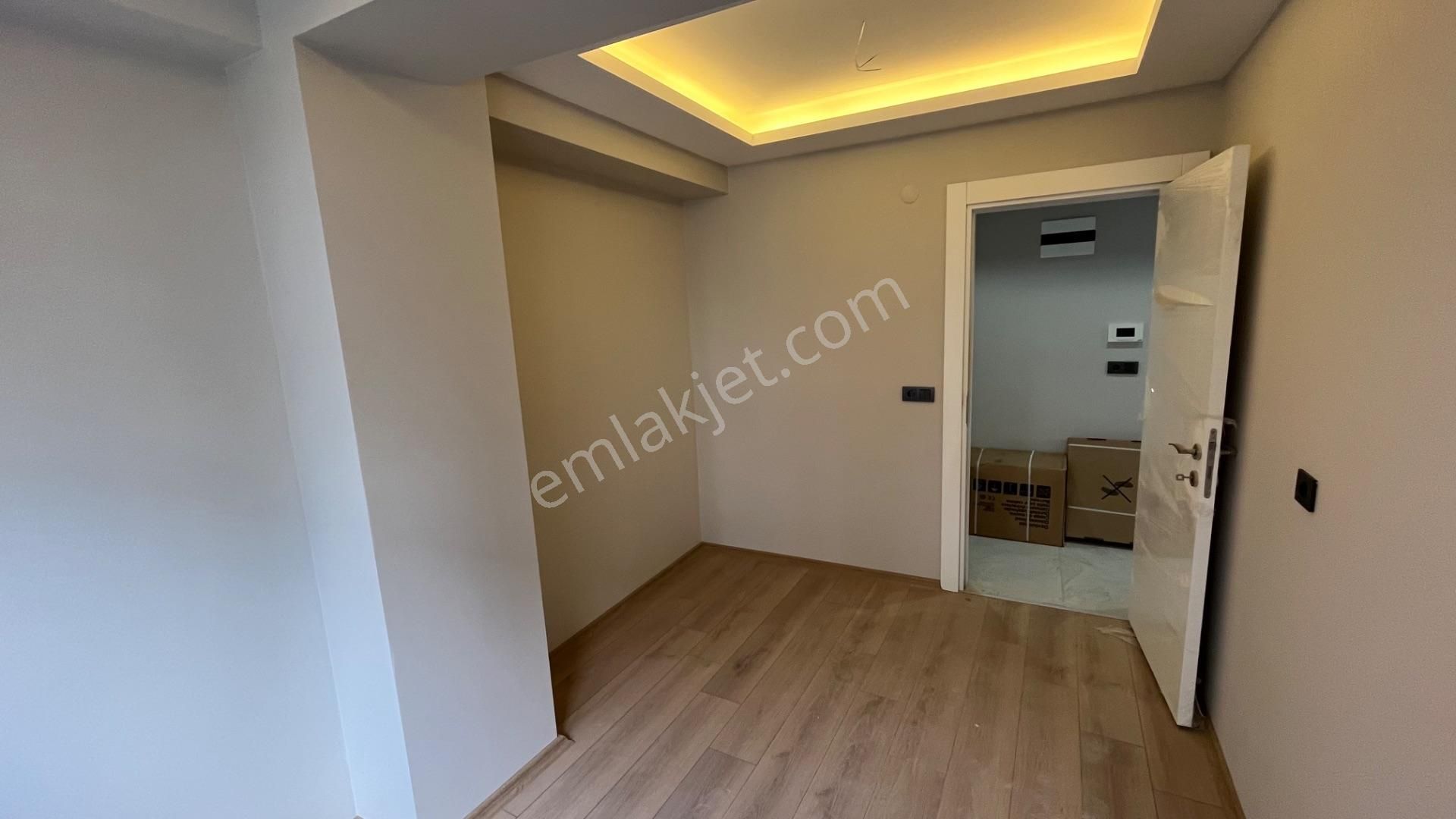 İzmir, Muammer Akar'da Düz Ayak, Ara Kat Sıfır Daire - Görsel 8