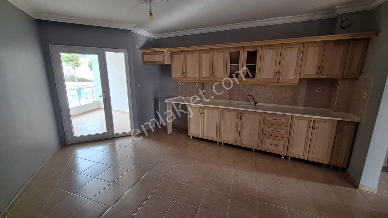 Didim Efeler Mah.havuzlu Sitede Satılık 2+1 Daire - Görsel 2