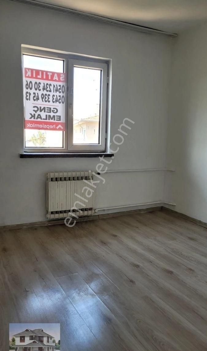 Genç Emlaktan Örnek Mahallesinin En Nezih Apartmanında 2+1 Kiralık - Görsel 4